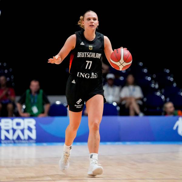 Franka Wittenberg Germany controls the ball during the women s basketball match in the group phase between Chinese Taipei and Germany on Day 5 of the FISU World University Games Rhine-Ruhr at Grugahalle on July 20, 2025 in Essen, Germany. Photo by Alex Gottschalk/DeFodi Images *** Franka Wittenberg Germany controls the ball during the women s basketball match in the group phase between Chinese Taipei and Germany on Day 5 of the FISU World University Games Rhine Ruhr at Grugahalle on July 20, 2025 in Essen, Germany Photo by Alex Gottschalk DeFodi Images