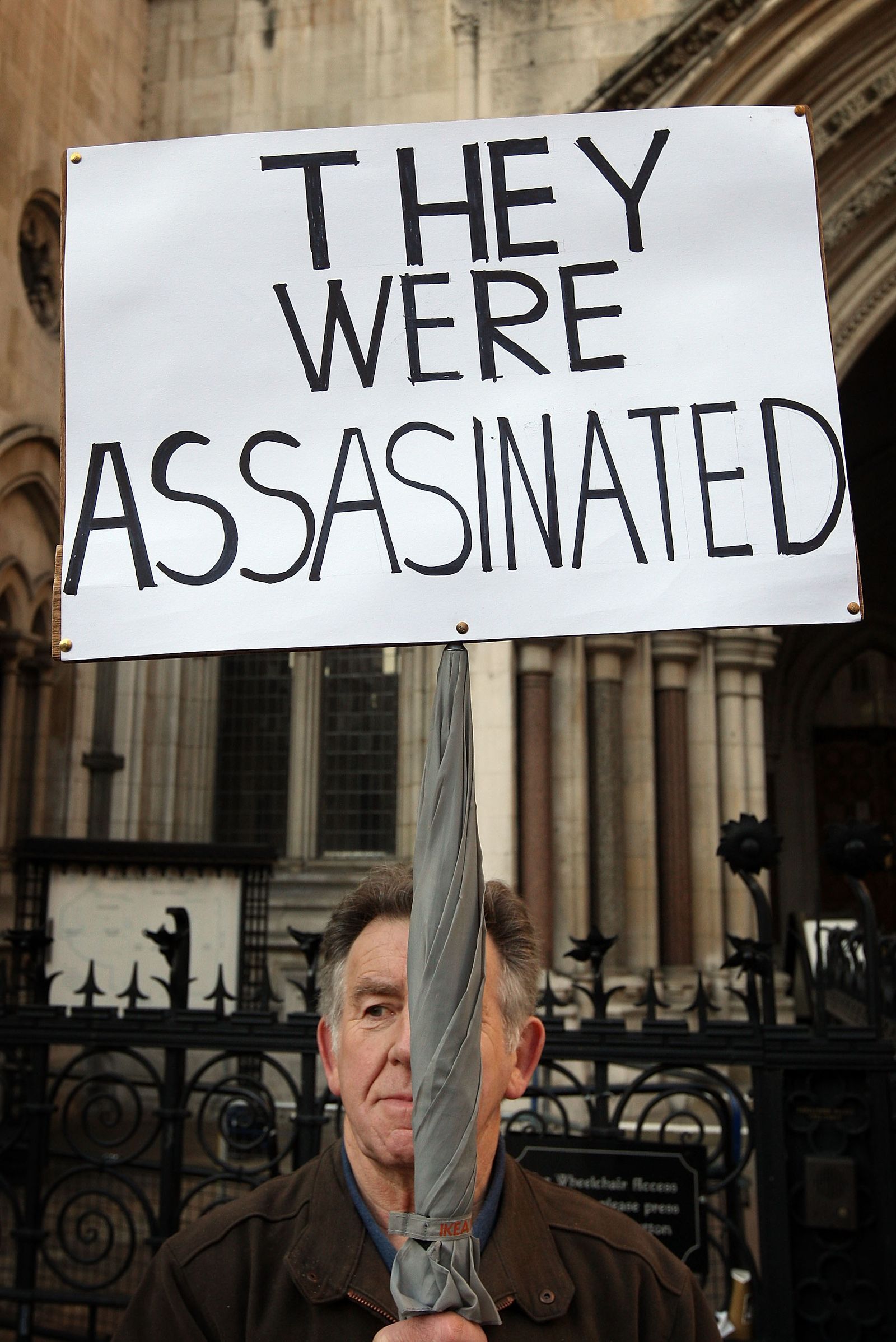 Der Zorn vieler Menschen war nach Dianas Tod groß - vor allem auf Pressevertreter. (Bild: 2007 Getty Images/Peter Macdiarmid)