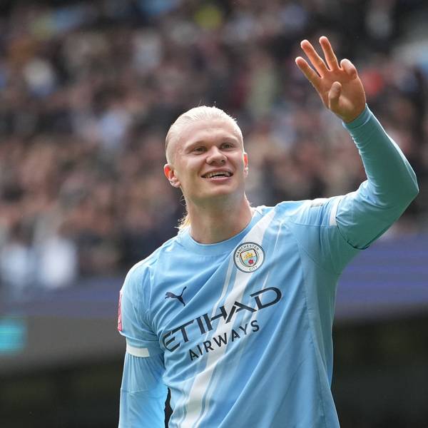 Erling Haaland von Manchester City jubelt nach seinem dritten Tor zum 4:0.