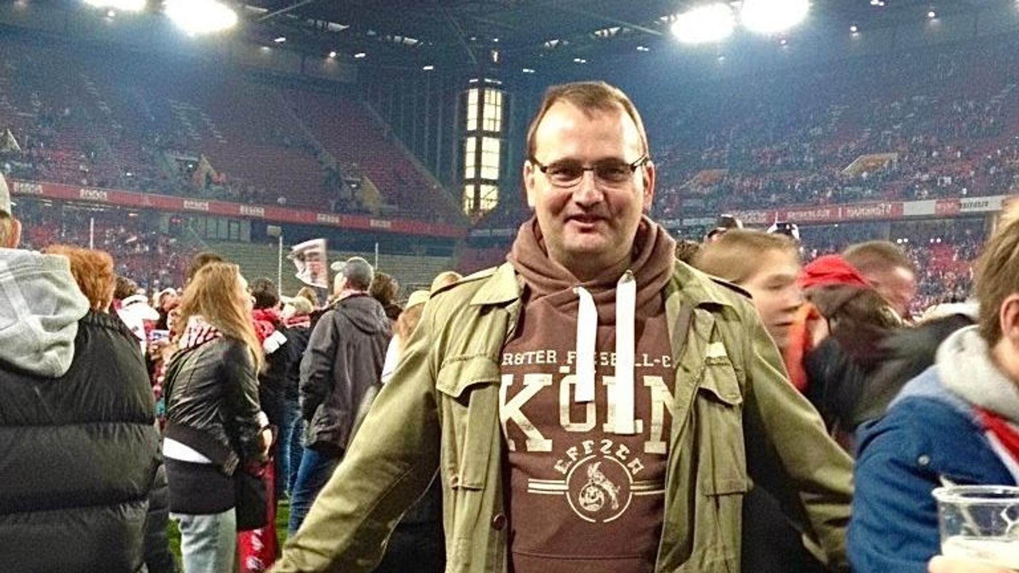 Ein besonderer Tag: Michael Grieger 2017 auf dem Rasen in Müngersdorf nach der feststehenden Europapokal-Teilnahme des FC