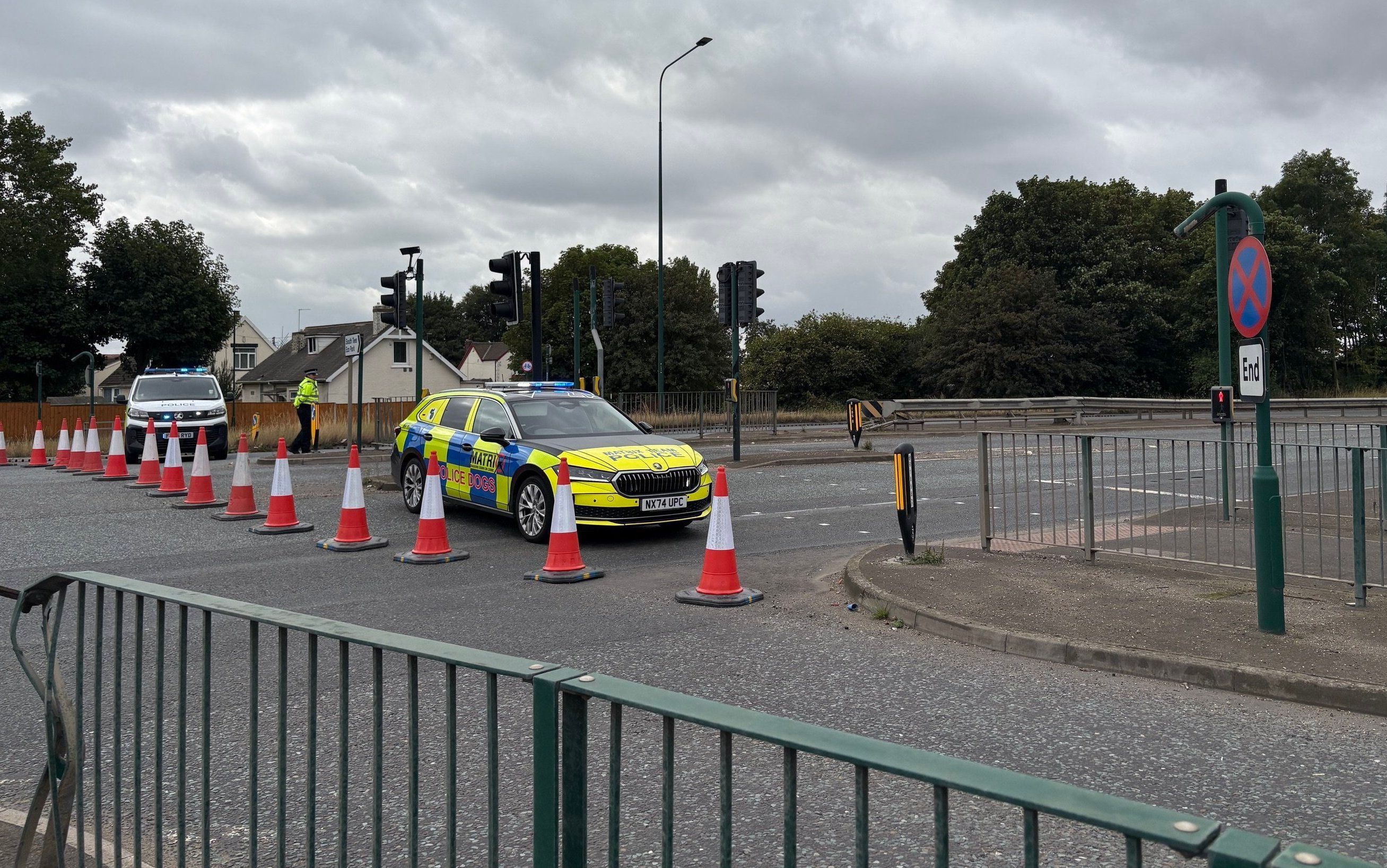 Eine Polizeiabsperrung ist am Ort eines tödlichen Unfalls in South Bank in der Nähe von Middlesbrough zu sehen.