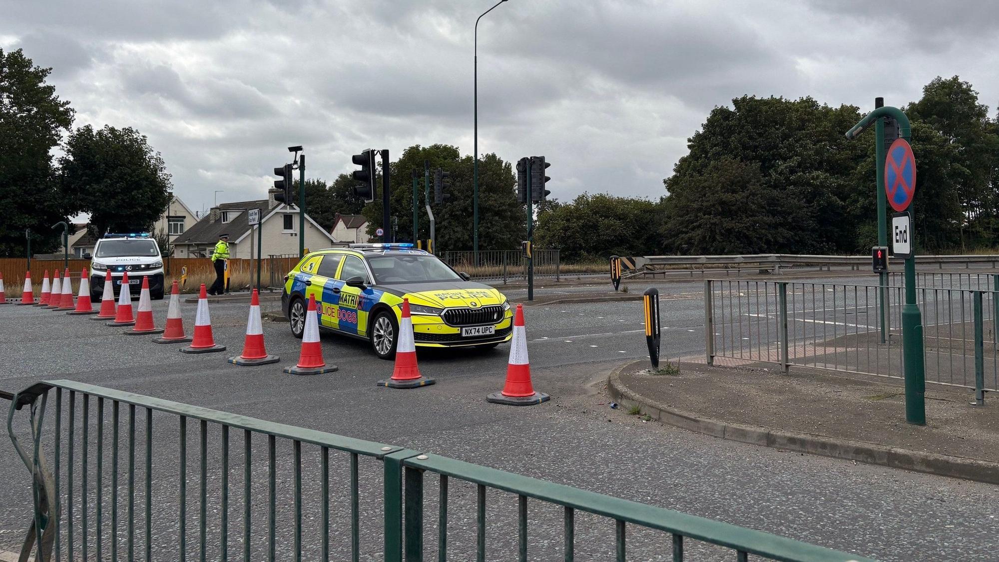 Eine Polizeiabsperrung ist am Ort eines tödlichen Unfalls in South Bank in der Nähe von Middlesbrough zu sehen.