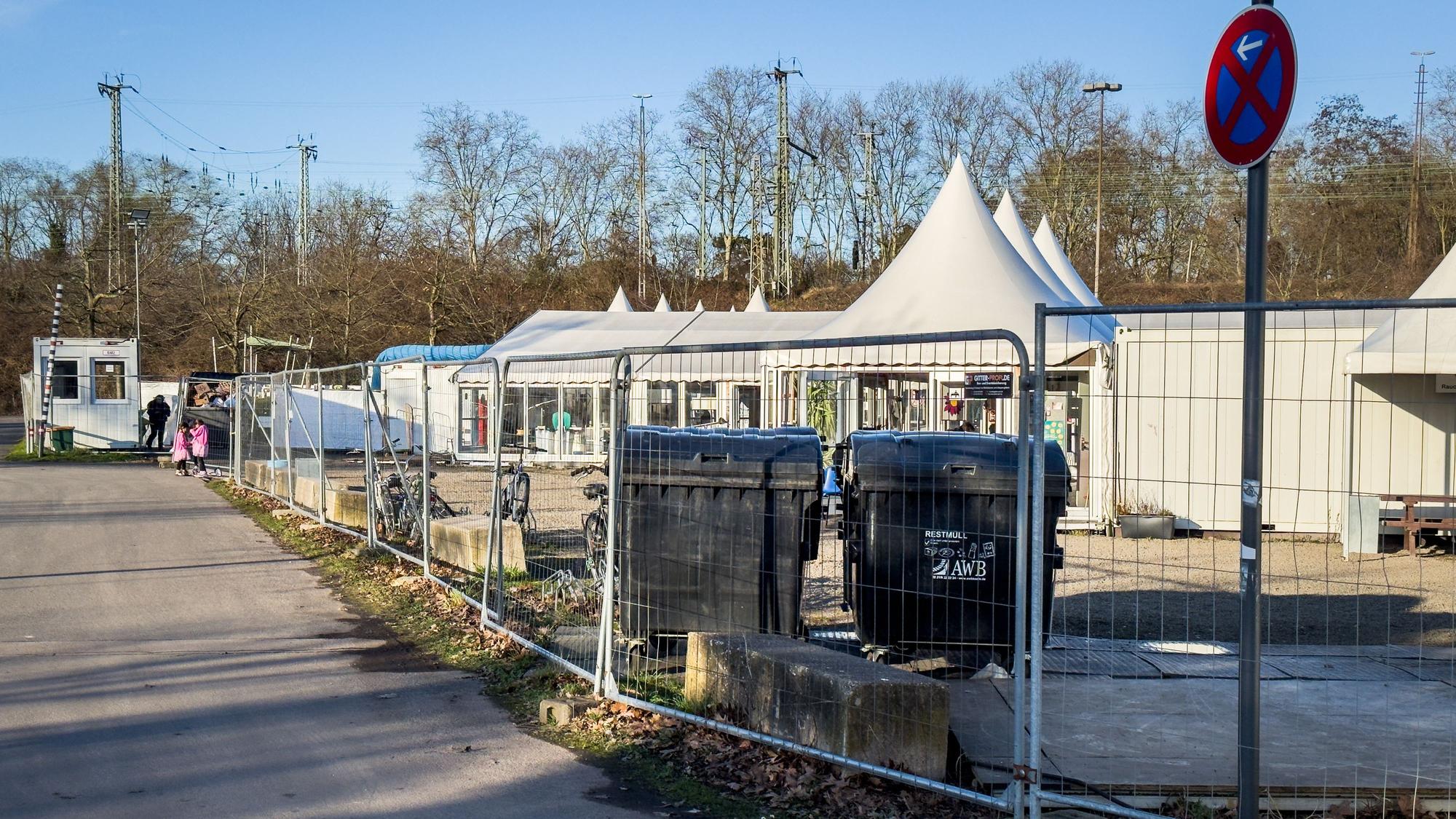 Die Stadt Köln will die Flüchtlingsunterkunft am Südstadion schließen.