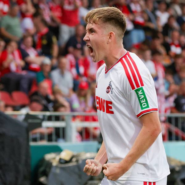 Im Bild: Jubel nach dem Tor zum 1:2 beim Torschuetzen Isak Johannesson 1. FC Koeln, 8 24.08.2026, FC Wuerzburger Kickers - 1. FC Koeln, DFB-Pokal, 1. Runde, Deutschland, Wuerzburg, AKON-Arena, DFL REGULATIONS PROHIBIT ANY USE OF PHOTOGRAPHS AS IMAGE SEQUENCES AND/OR QUASI-VIDEO. *** Pictured: Celebrations after the goal that made the score 12, with goal scorer Isak Johannesson of 1. FC Köln, August 24, 2026, FC Würzburger Kickers vs. 1. FC Köln, DFB Cup, First Round, Germany, Würzburg, AKON Arena, DFL regulations prohibit any use of photographs as image sequences and/or quasi-video Copyright: HMBxMedia/xJulienxBecker