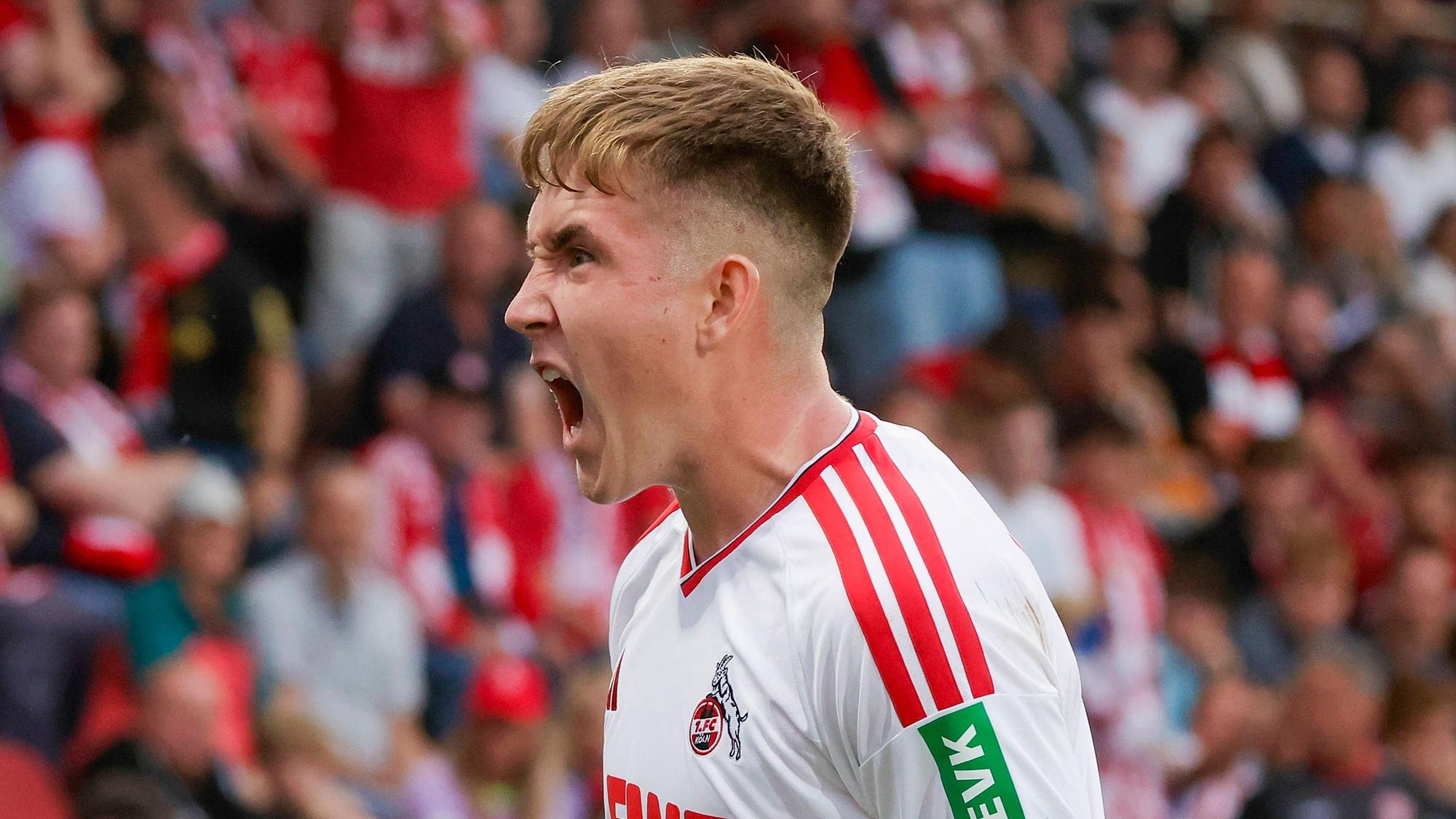 Im Bild: Jubel nach dem Tor zum 1:2 beim Torschuetzen Isak Johannesson 1. FC Koeln, 8 24.08.2026, FC Wuerzburger Kickers - 1. FC Koeln, DFB-Pokal, 1. Runde, Deutschland, Wuerzburg, AKON-Arena, DFL REGULATIONS PROHIBIT ANY USE OF PHOTOGRAPHS AS IMAGE SEQUENCES AND/OR QUASI-VIDEO. *** Pictured: Celebrations after the goal that made the score 12, with goal scorer Isak Johannesson of 1. FC Köln, August 24, 2026, FC Würzburger Kickers vs. 1. FC Köln, DFB Cup, First Round, Germany, Würzburg, AKON Arena, DFL regulations prohibit any use of photographs as image sequences and/or quasi-video Copyright: HMBxMedia/xJulienxBecker