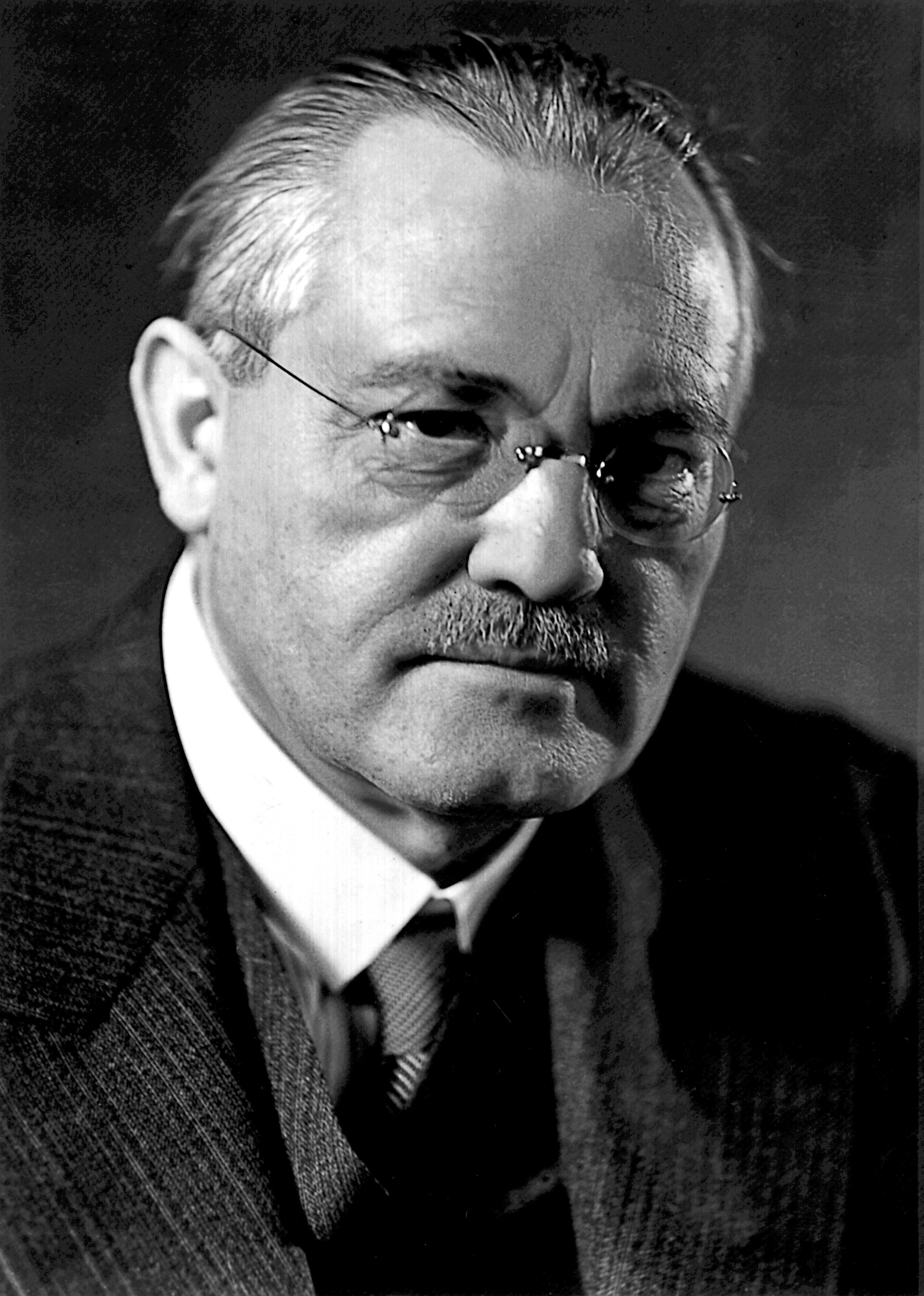 Der deutsche Chemiker, Ingenieur und Industrielle Carl Bosch.