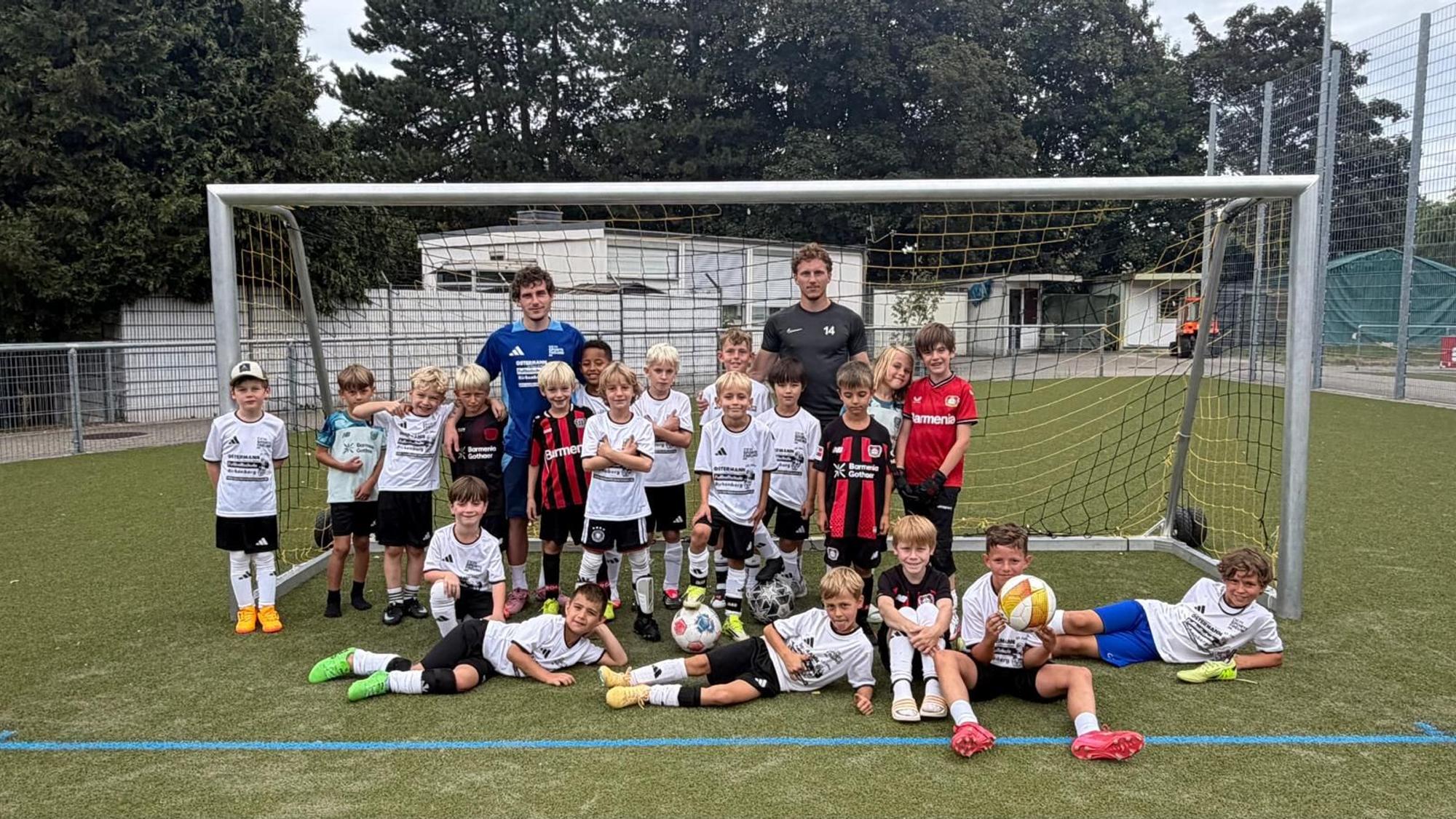 Max Nunziata und Tom Jalowietzki sind Trainer der jüngsten Fußballfans.