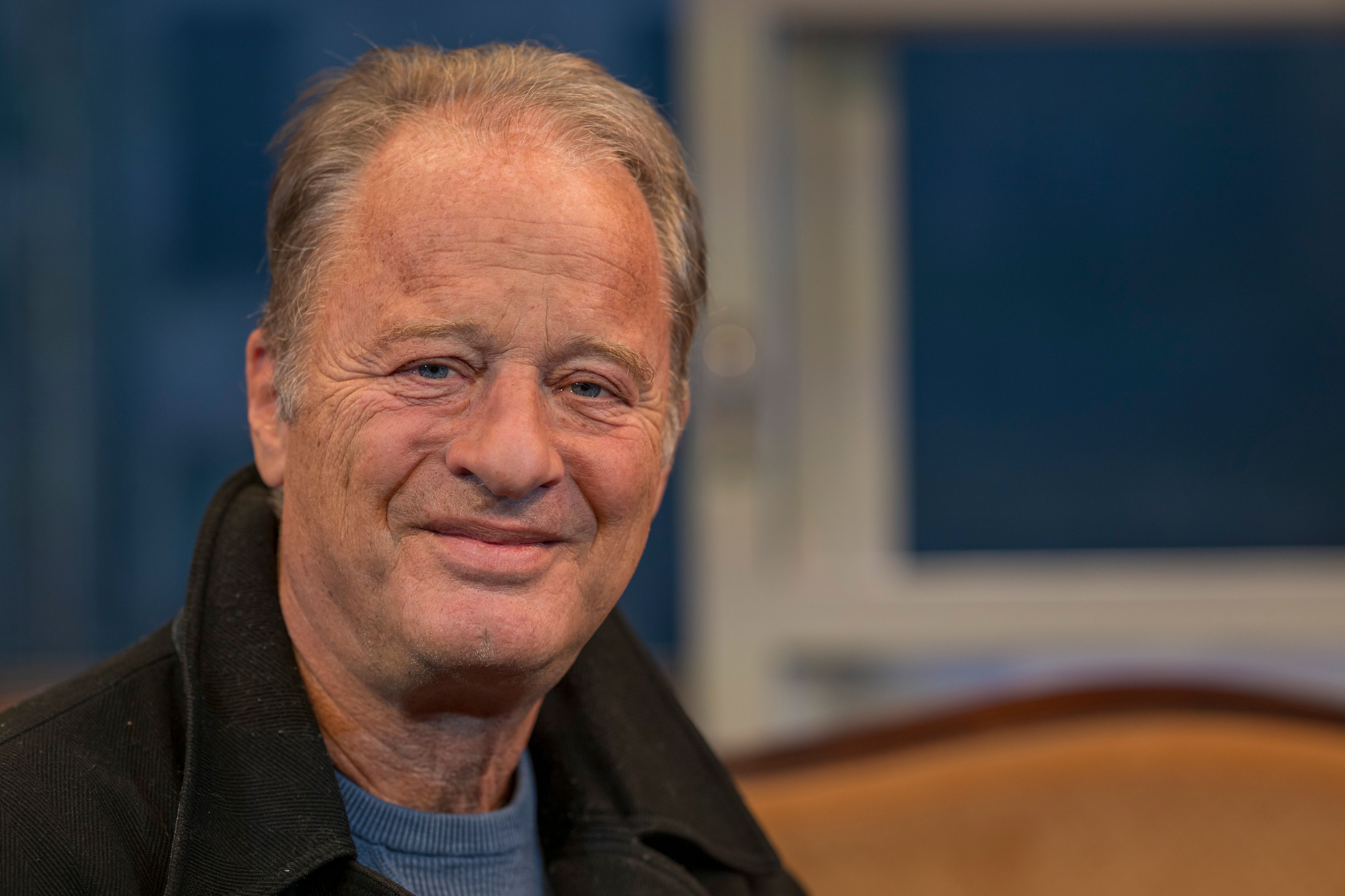 Der Schauspieler Tom Gerhardt im Theater.