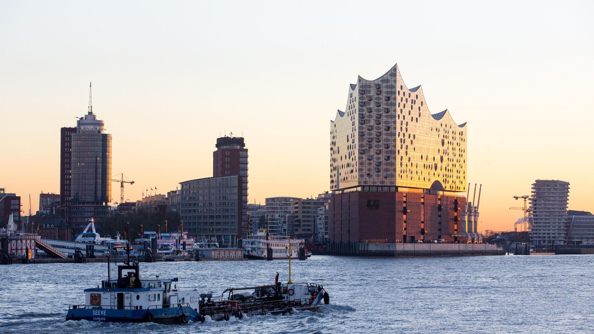 Blick auf die Elbphilharmonie.