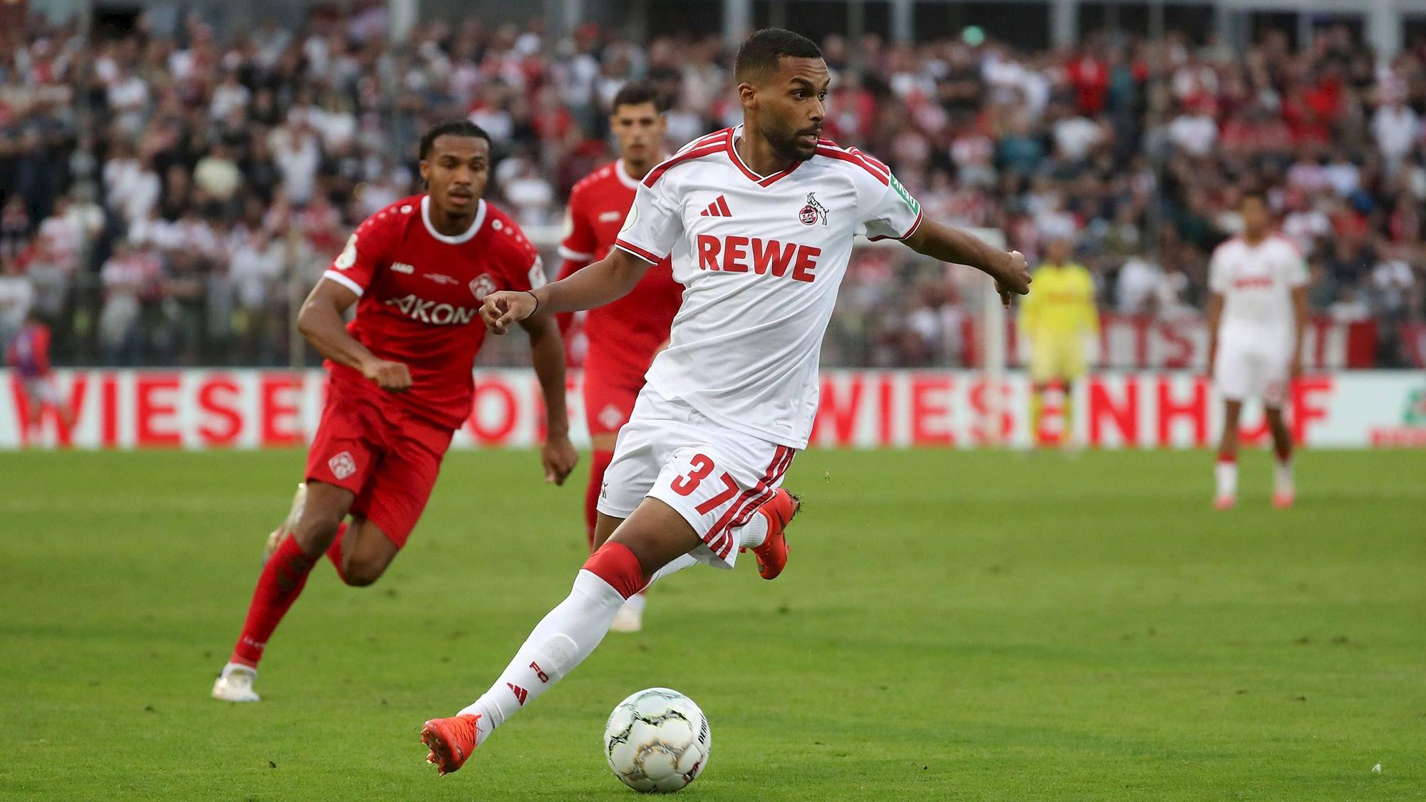 24.08.2026, xfsx, Herren, Fussball, Saison 2026/2027, DFB-Pokal, 1. Hauptrunde: FC Wuerzburger Kickers - 1. FC Koeln v.li.: Linton Maina 1. FC Koeln Wuerzburg AKON ARENA Bayern Deutschland *** August 24, 2026, xfsx, Men s, Soccer, 20262027 Season, DFB Cup, 1st Round: FC Würzburger Kickers 1 vs. FC Köln, Linton Maina 1, FC Köln, Würzburg, AKON ARENA, Bavaria, Germany