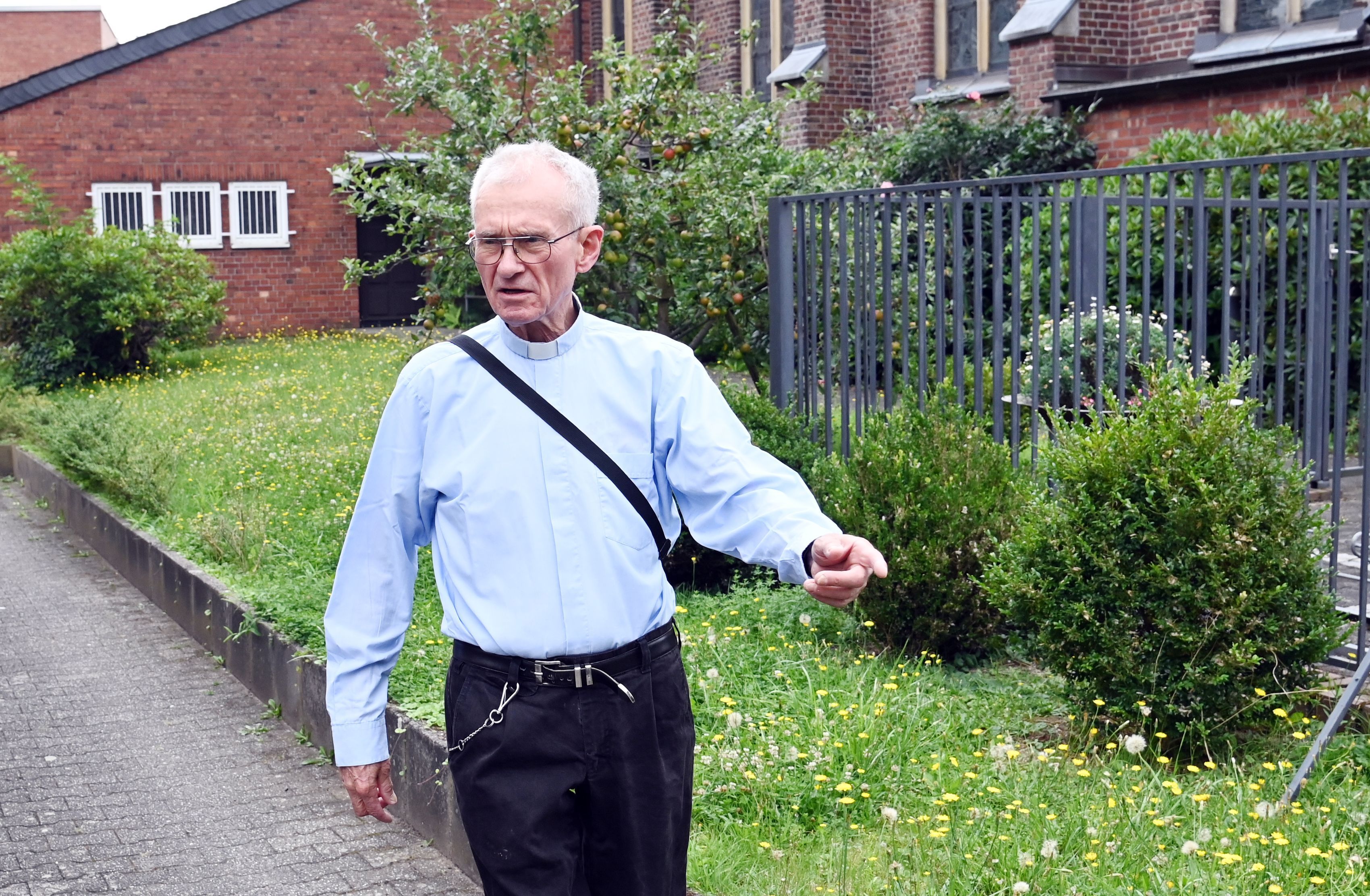 09.08.2024 Köln. Pfarrer Franz Meurer im Gespräch. Foto: Alexander Schwaiger