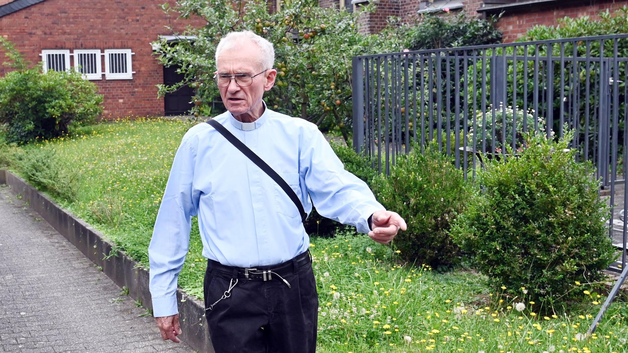 09.08.2024 Köln. Pfarrer Franz Meurer im Gespräch. Foto: Alexander Schwaiger