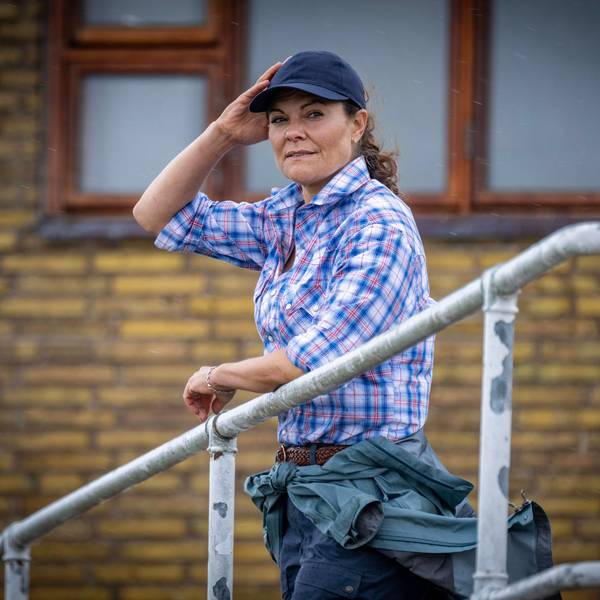 Kronprinzessin Victoria posiert.