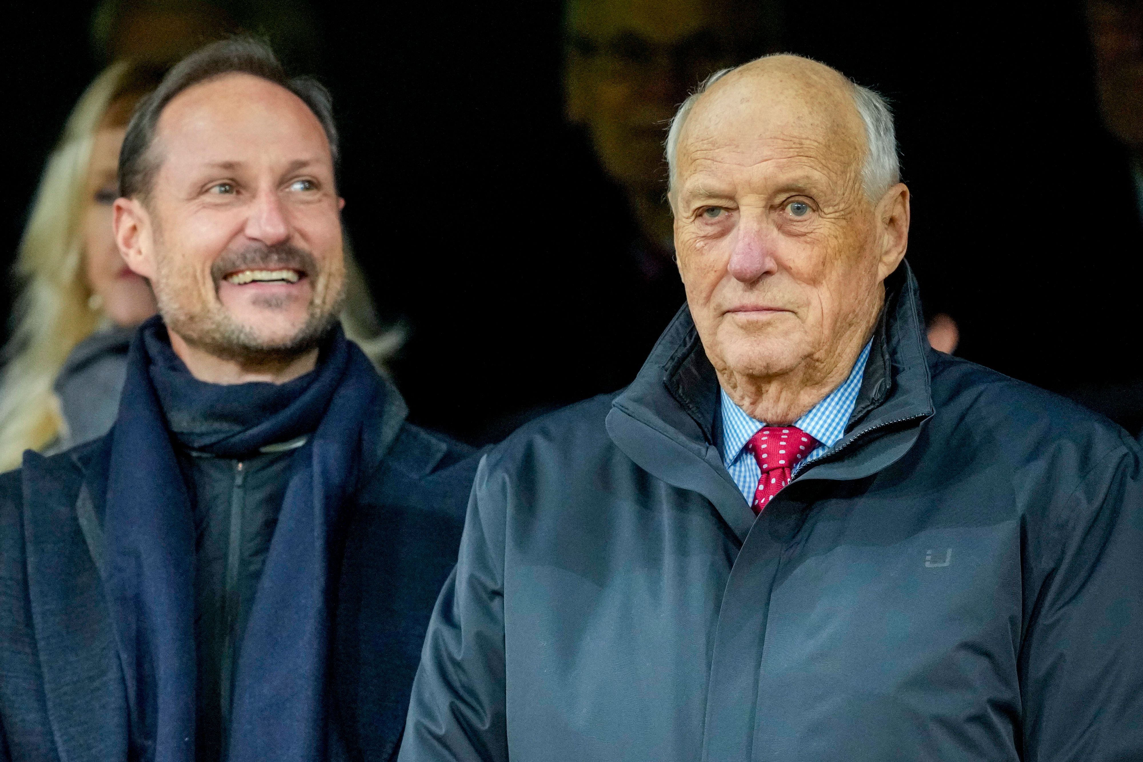 Haakon und Harald nebeneinander.
