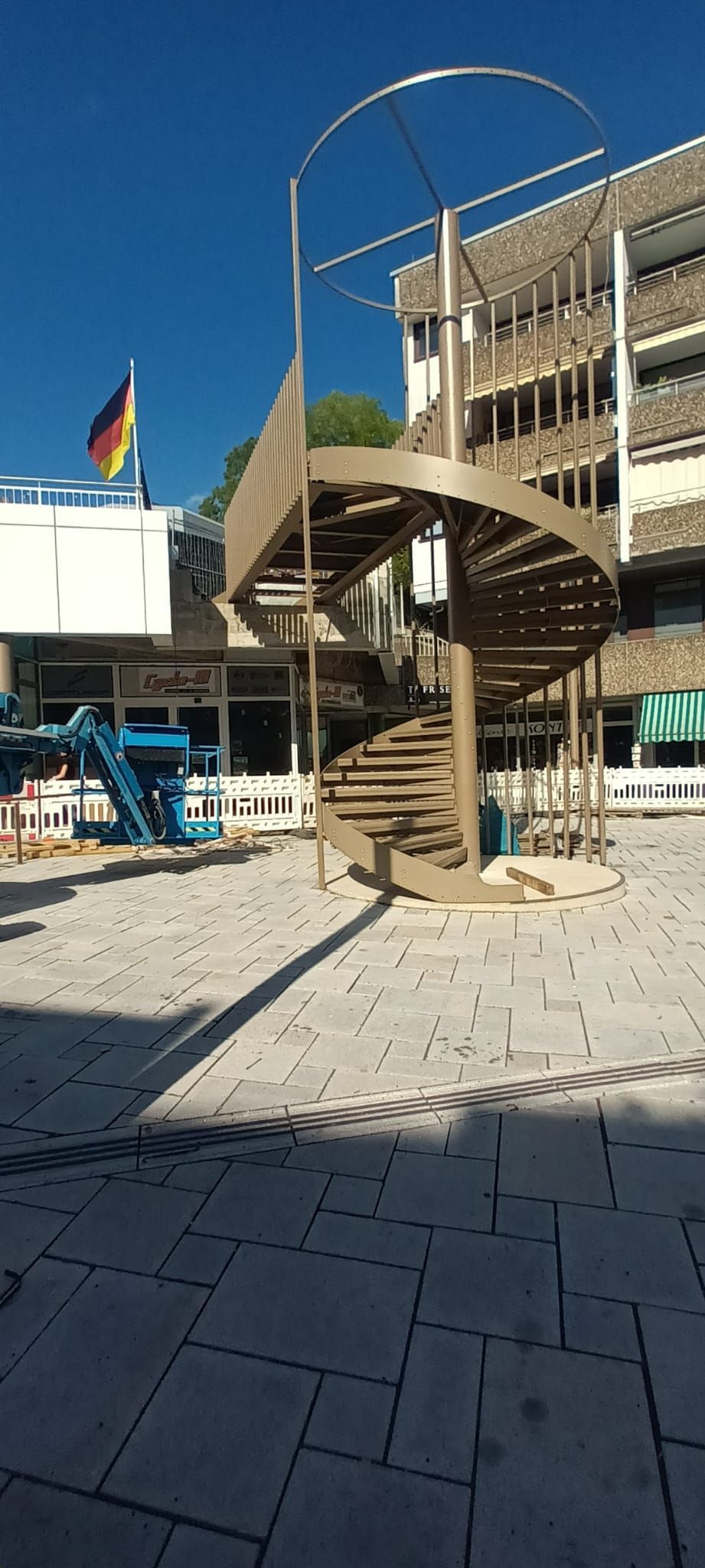 Das Foto zeigt die Wendeltreppe an der Schloßstraße