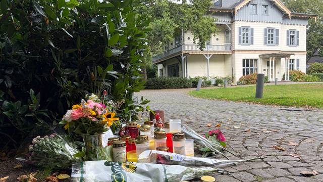 Ein 20‑Jähriger ist am Dienstagabend, 25. August, im Wuppermann-Park in Schlebusch erstochen worden. Zuvor hatte es einen Streit gegeben.