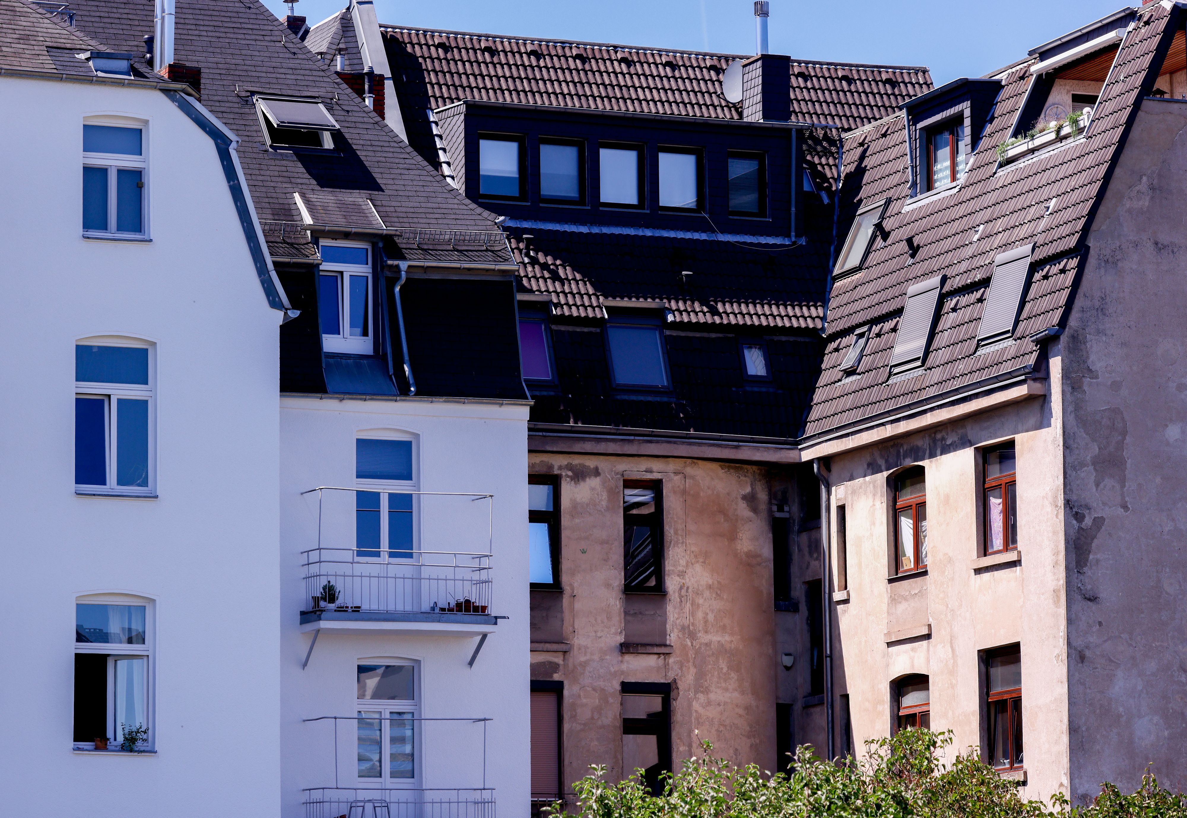 Kaufen und mieten in Köln wird für viele Menschen zunehmend unbezahlbar.
