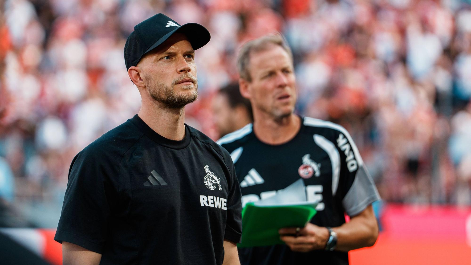 René Wagner mit seinem Assistenten Kevin McKenna beim Test gegen Real Sociedad