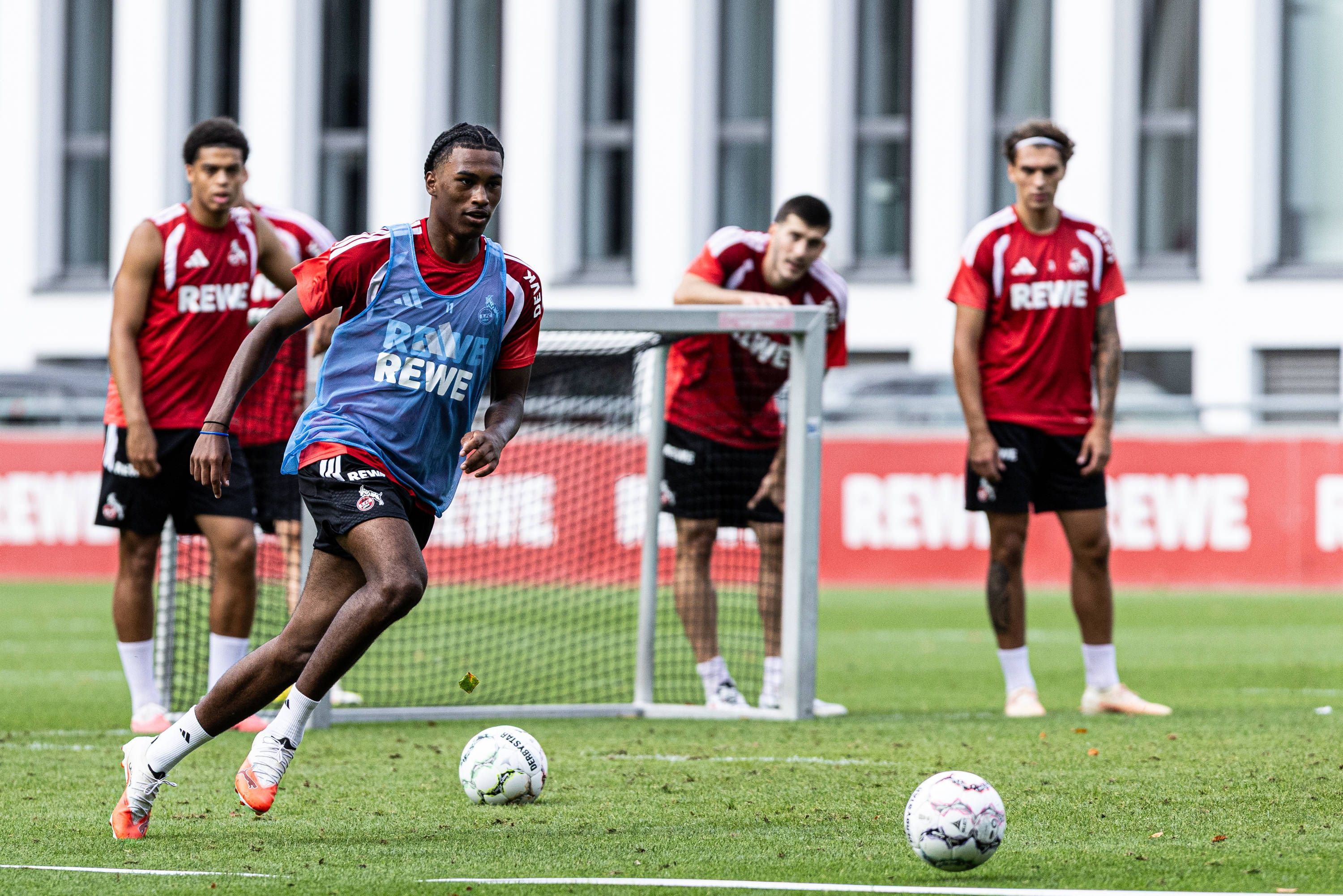 Reigan Heskey kam in diesem Sommer neu zum 1. FC Köln, bisher spielte der Sohne von Premier-League-Legende Emile Heskey in der Akademie von Manchester City.