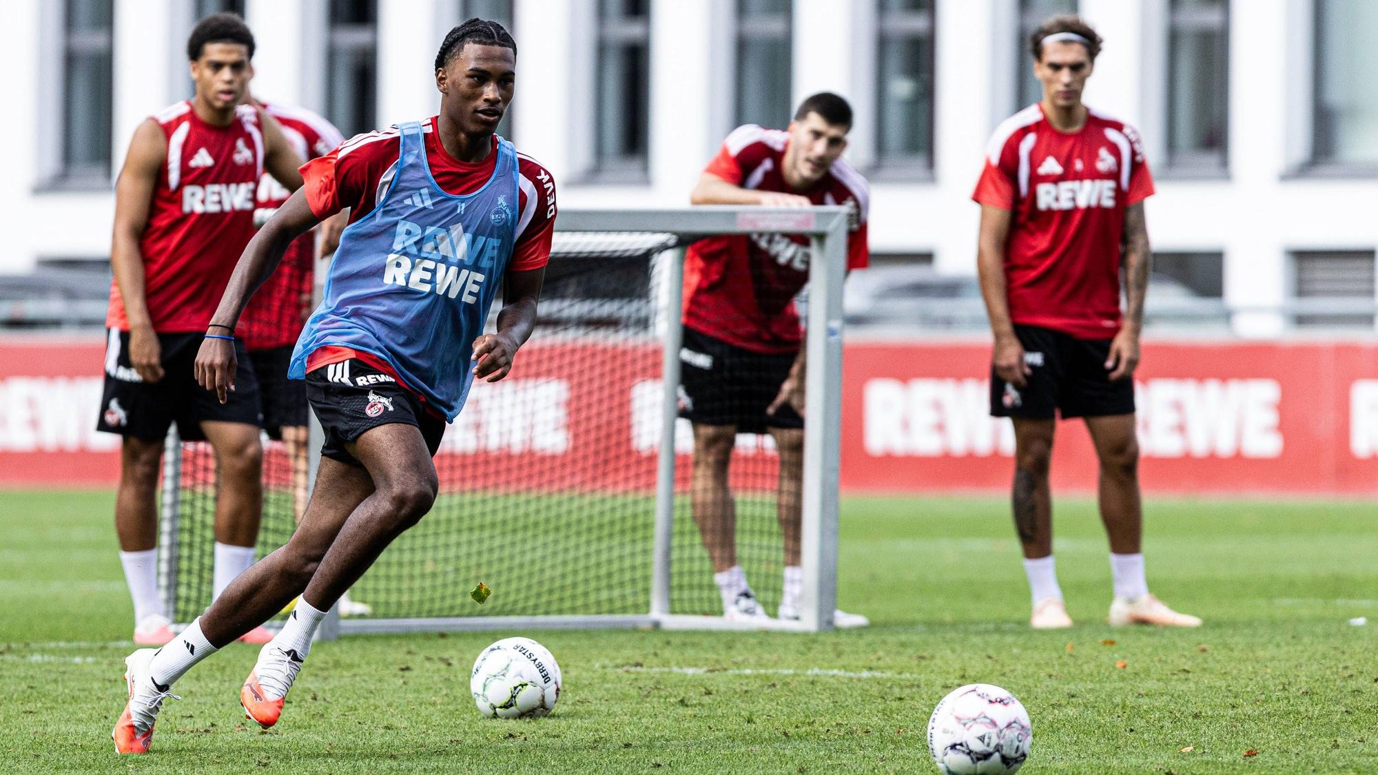 Reigan Heskey kam in diesem Sommer neu zum 1. FC Köln, bisher spielte der Sohne von Premier-League-Legende Emile Heskey in der Akademie von Manchester City.