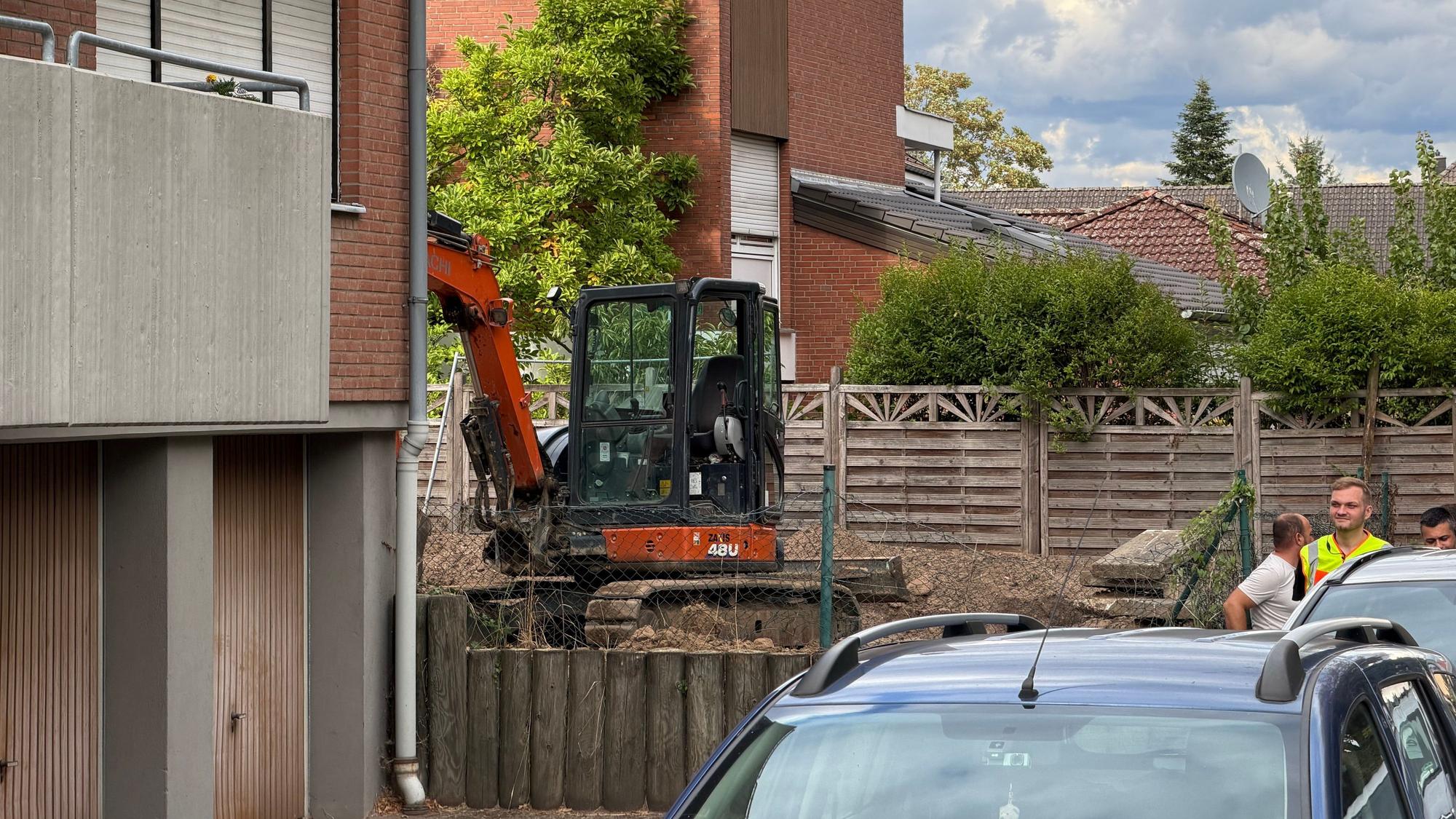 Bei Bauarbeiten in der Kriegerhofstraße wurde in Köln-Fühlingen eine Fluggranate gefunden.