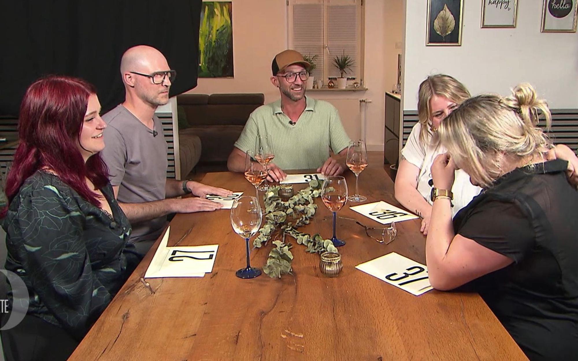 Sie kann es nicht fassen: Mit 37 Punkten gewinnt Lorene „Das perfekte Dinner“ in der Pfalz. (Bild: RTL)