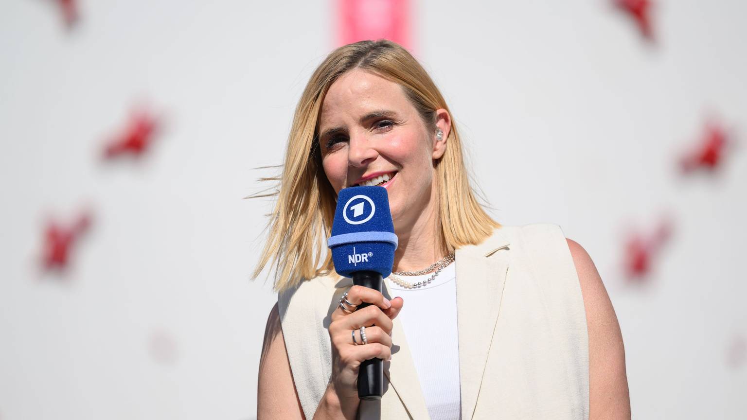 Stephanie Müller-Spirra hilft bei der „Sportschau“ aus.