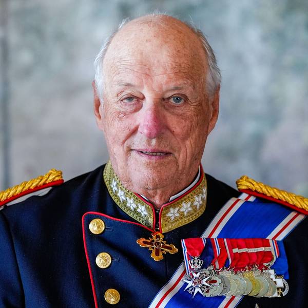 König Harald V. von Norwegen aufgenommen bei einem Empfang für die isländische Präsidentin Tómasdóttir im Vogelsaal des Königspalasts in Oslo.