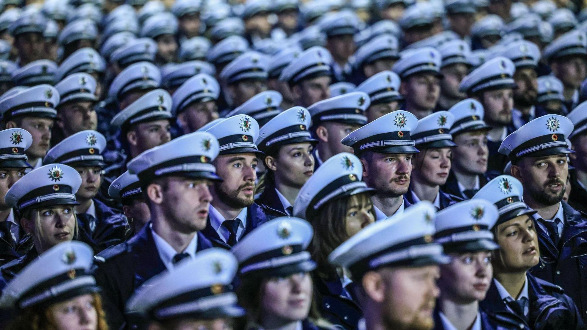 Vereidigungsfeier von Polizei-Anwärtern