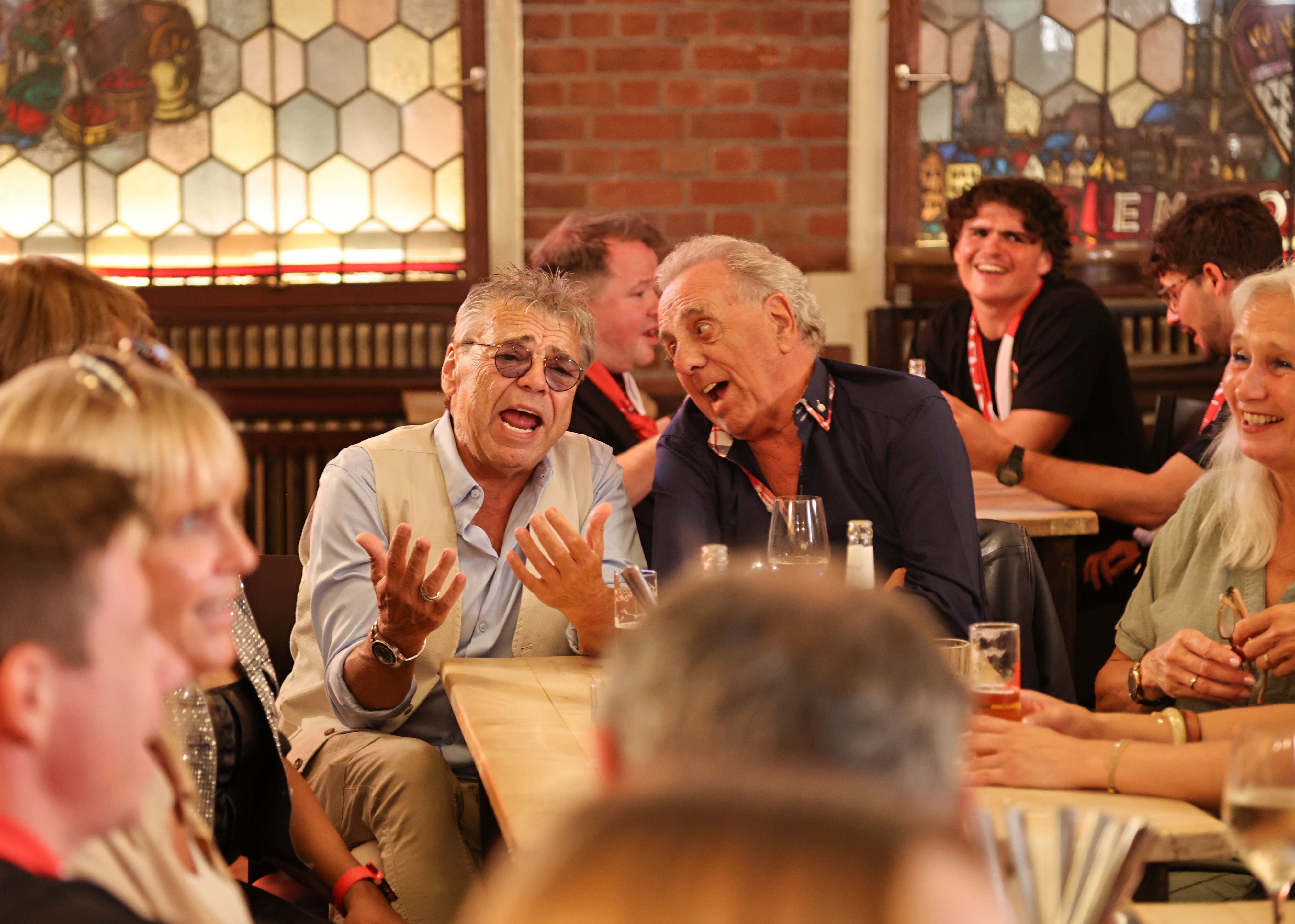Micky Brühl und Erry Stoklosa beim Videodreh im Brauhaus.