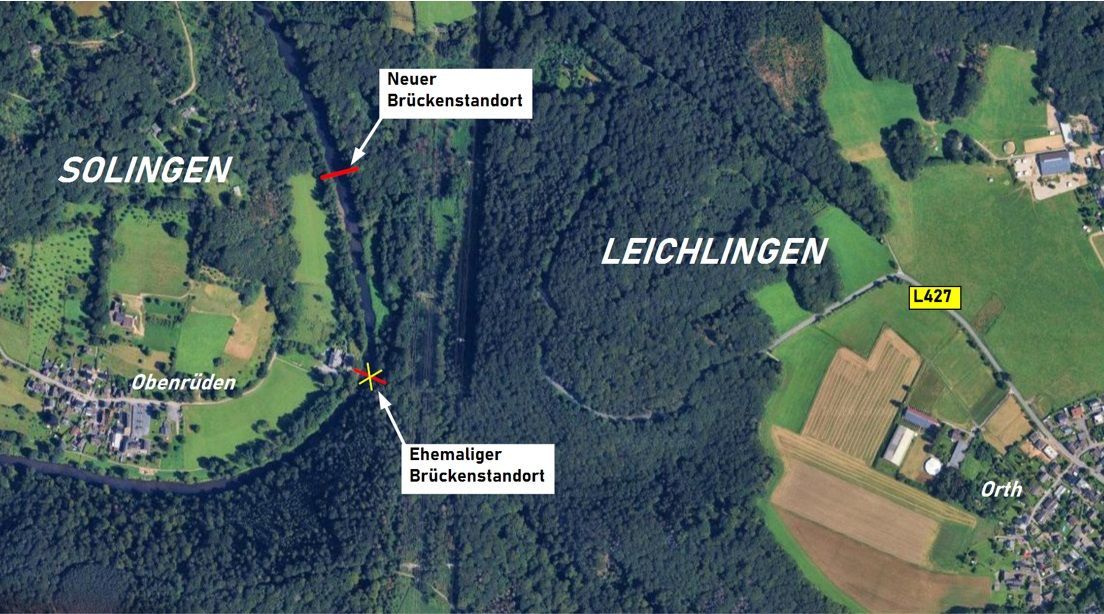 Das Foto zeigt den alten und neuen Standort der Brücke