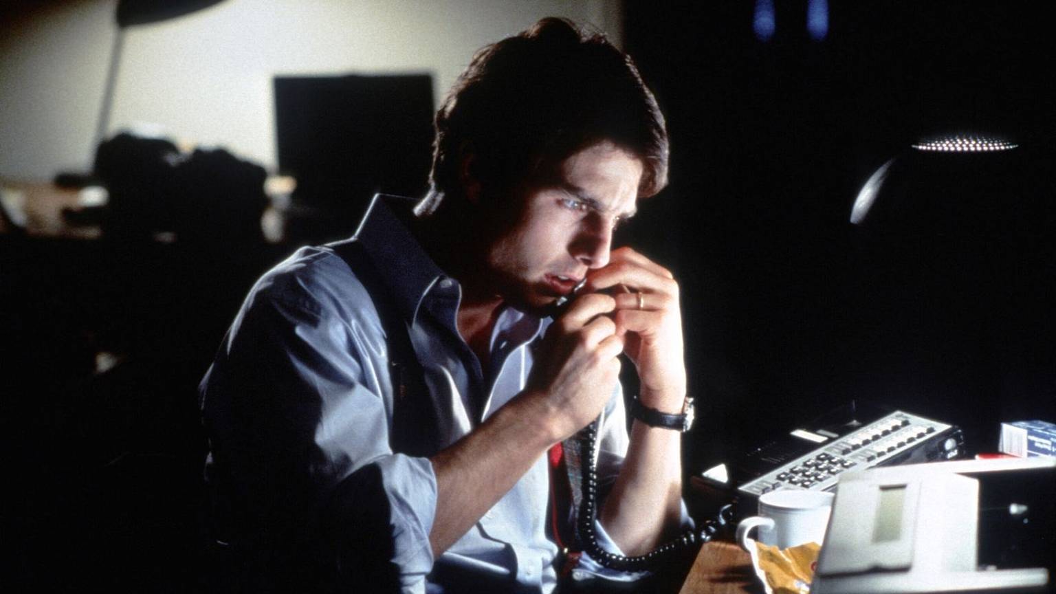 Mitch McDerre erfährt, dass sein Arbeitgeber, eine Anwalts-Sozietät, mit der Mafia unter einer Decke steckt: In „Die Firma“ briliert Hollywood-Superstar Tom Cruise (Bild) einmal mehr als Anwalt. (Bild: ARTE / ARTE F / Paramount Pictures)