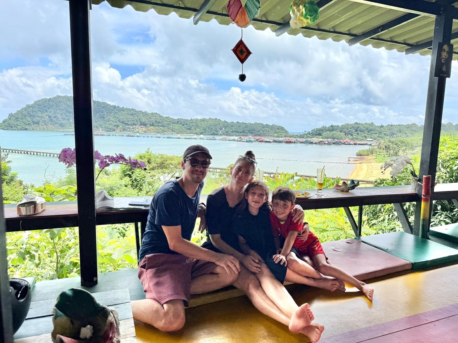 Eben noch im Urlaub: Katia, Alex, Tilda und Leo Winter. Tilda kommt jetzt in die vierte, Leo in die erste Klasse.