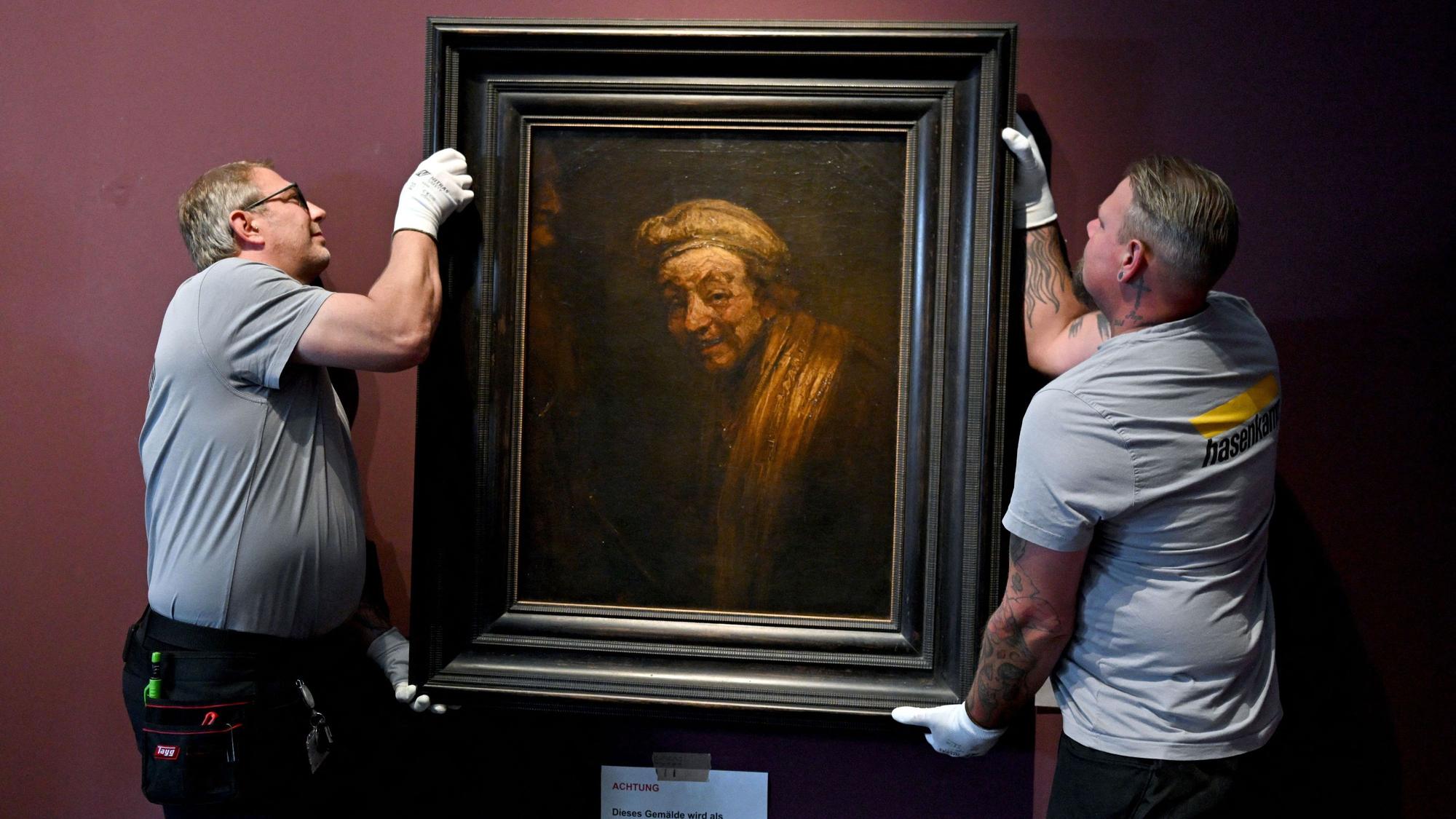 Das Selbstbildnis von Rembrandt wurde als letztes Bild im Wallraf-Richartz-Museum am Montag abgenommen. Es wird frühestens Ende 2028 zurückkehren.