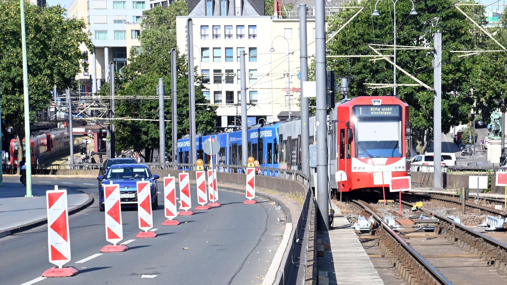 Seit Ende Juni war die Deutzer Brücke für die KVB-Stadtbahnen gesperrt.