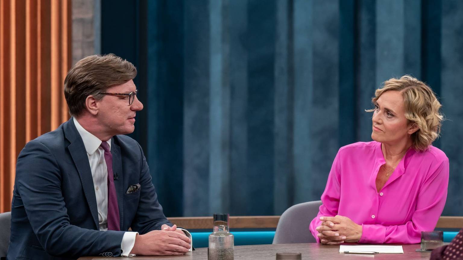 Risikoanalyst Nico Lange warnte bei Caren Miosga vor der hybriden Kriegführung Russlands. (Bild: NDR/Thomas Ernst)
