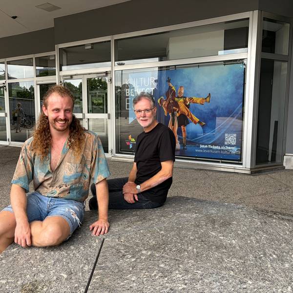 Bastian Röstel und Georg Thomanek (v.l.) sind die neuen Dramaturgen der Stadt Leverkusen.