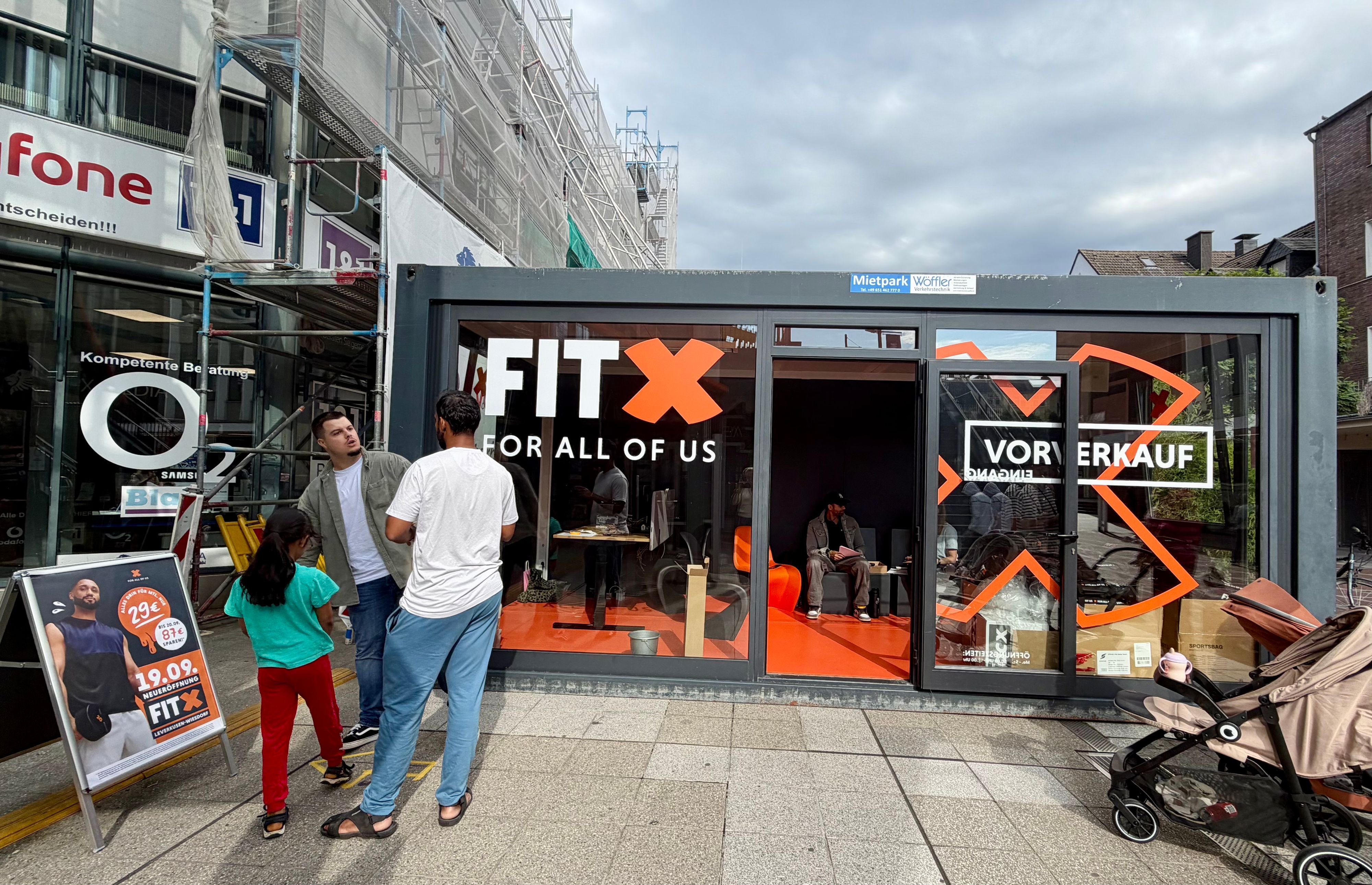 Das Fitnessstudio FitX startet bereits den Vorverkauf. Am 19. September will es eröffnen.