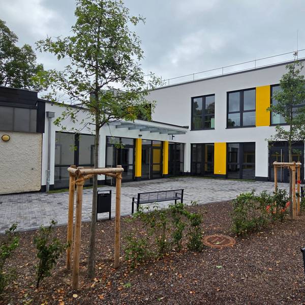 Der Anbau der Gemeinschaftsgrundschule im Waldbröler Stadtviertel Isengarten geht nun in den Betrieb. Errichtet worden ist er aus 26 Modulen, die das Unternehmen Kleusberg hergestellt hat.