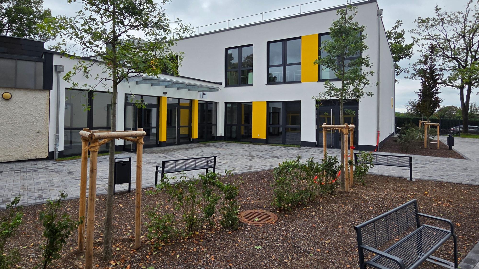 Der Anbau der Gemeinschaftsgrundschule im Waldbröler Stadtviertel Isengarten geht nun in den Betrieb. Errichtet worden ist er aus 26 Modulen, die das Unternehmen Kleusberg hergestellt hat.