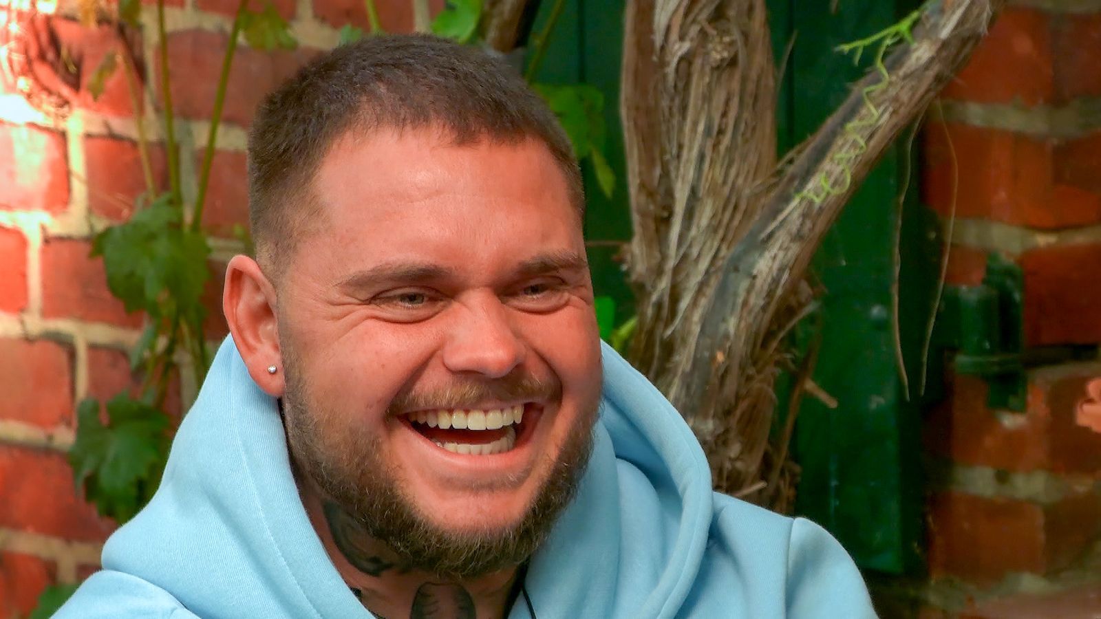 Nico hält sich bereits für den King im Sommerhaus.  (Bild: RTL)
