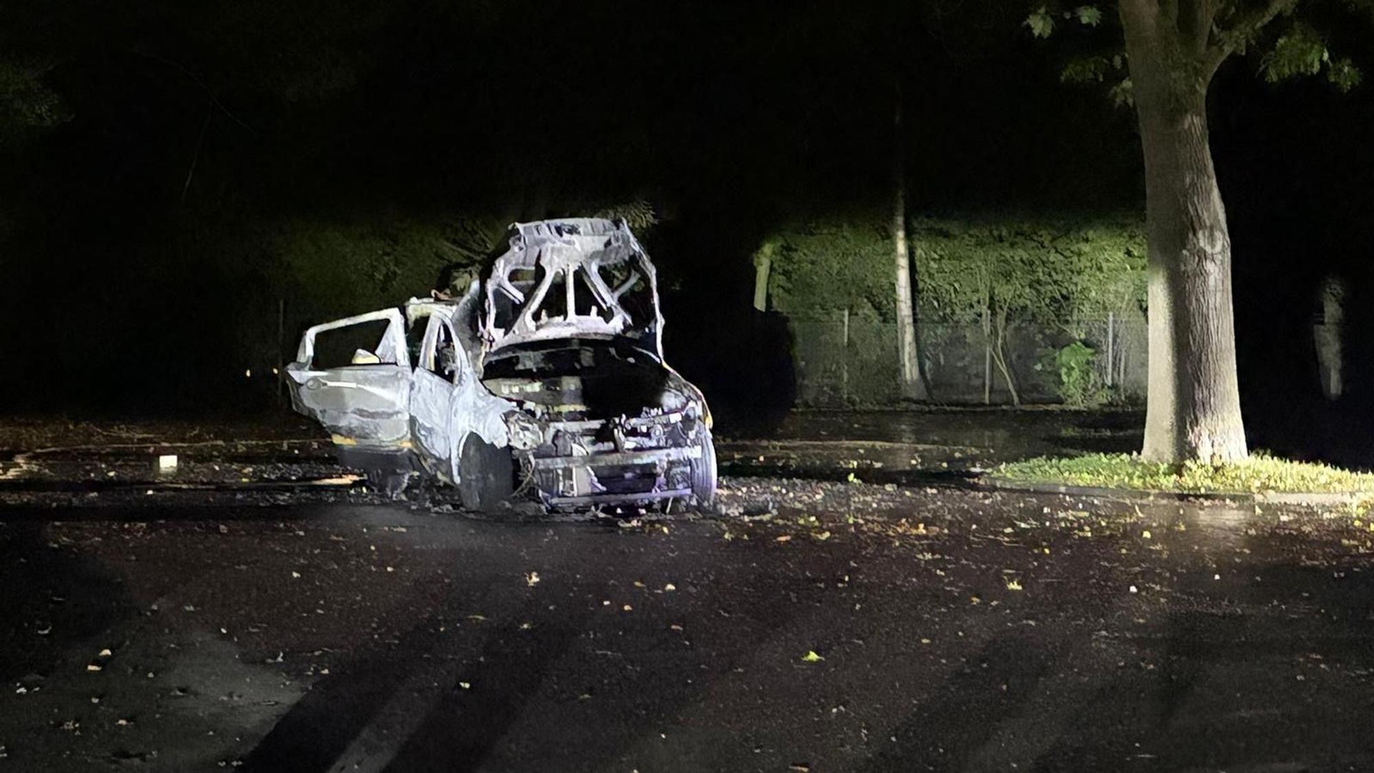 Er wurde kurz nach dem tödlichen Streit neben dem noch brennenden Auto von der Polizei entdeckt und festgenommen.