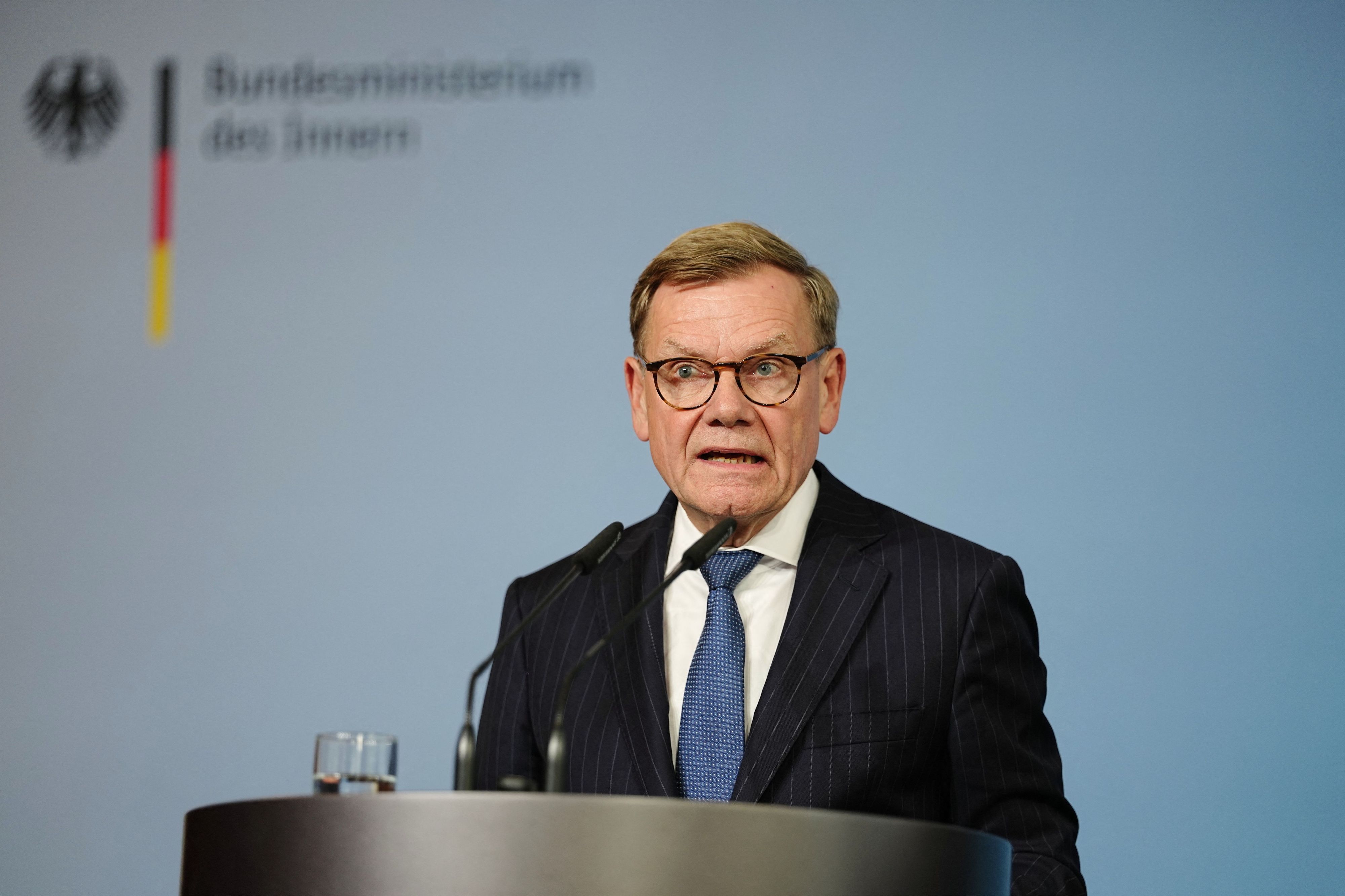 Johann Wadephul (CDU), Bundesaußenminister, spricht bei einer Pressekonferenz zu den Entwicklungen im Fall der am Flughafen Leipzig/Halle gefundenen Sprengstoff-Drohne im Bundesinnenministerium.