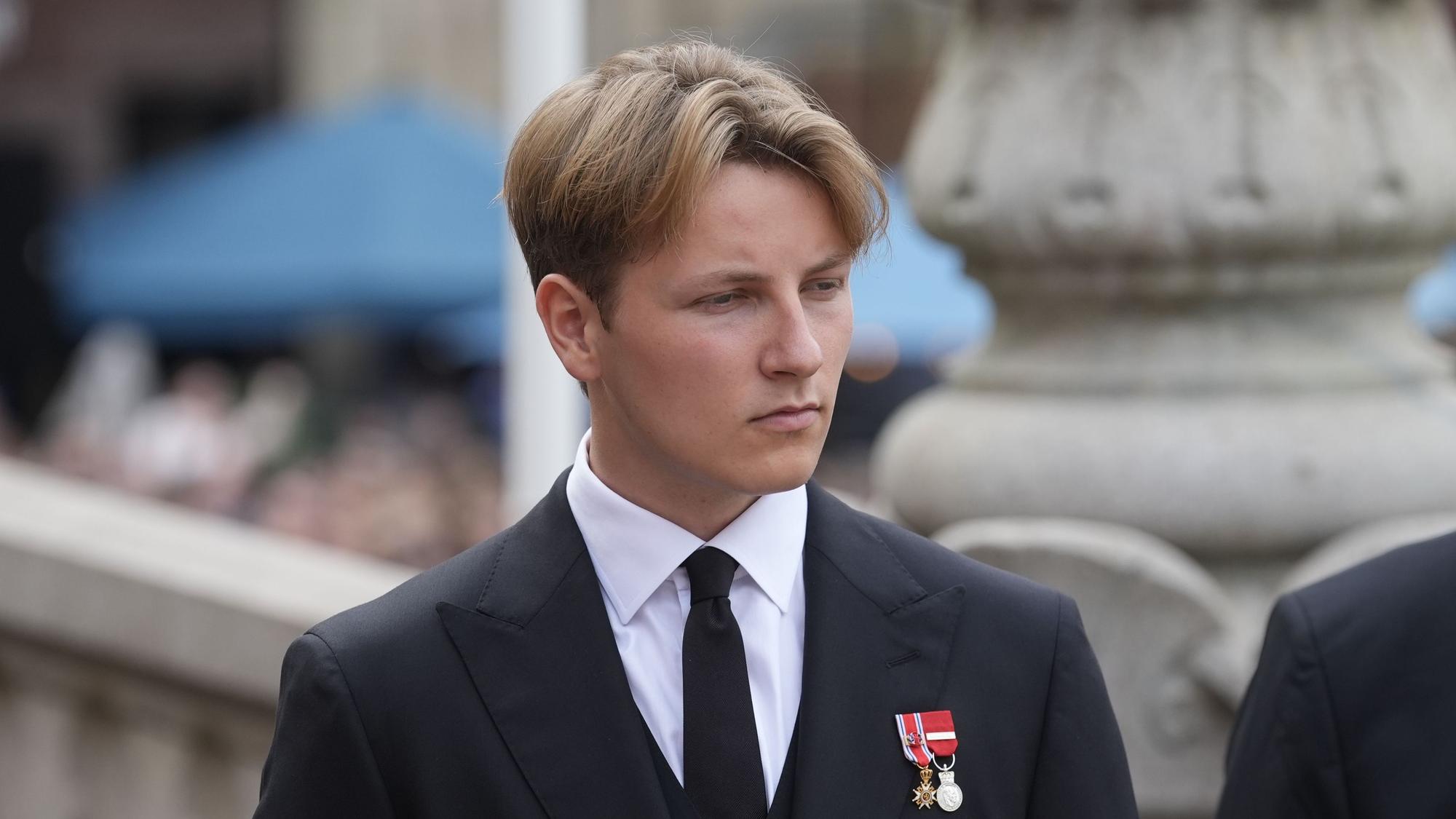 Sverre Magnus, Prinz von Norwegen, trifft im Storting ein, wo König Haakon VIII. gemäß der Verfassung seinen Eid ablegen wird.