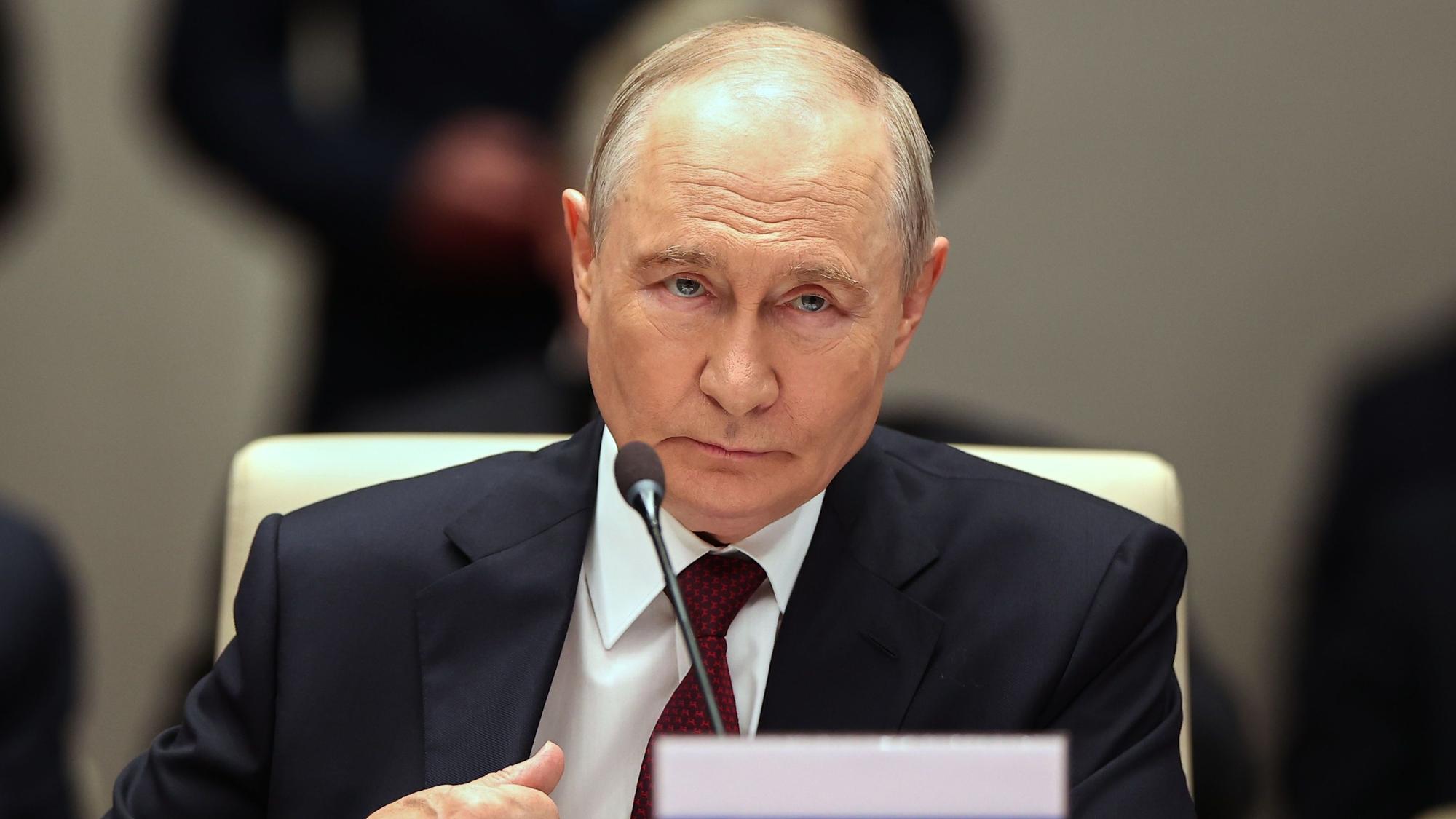 Der russische Präsident Wladimir Putin nimmt am Gipfeltreffen der Shanghaier Organisation für Zusammenarbeit (SCO) in Bischkek, Kirgisistan, teil.