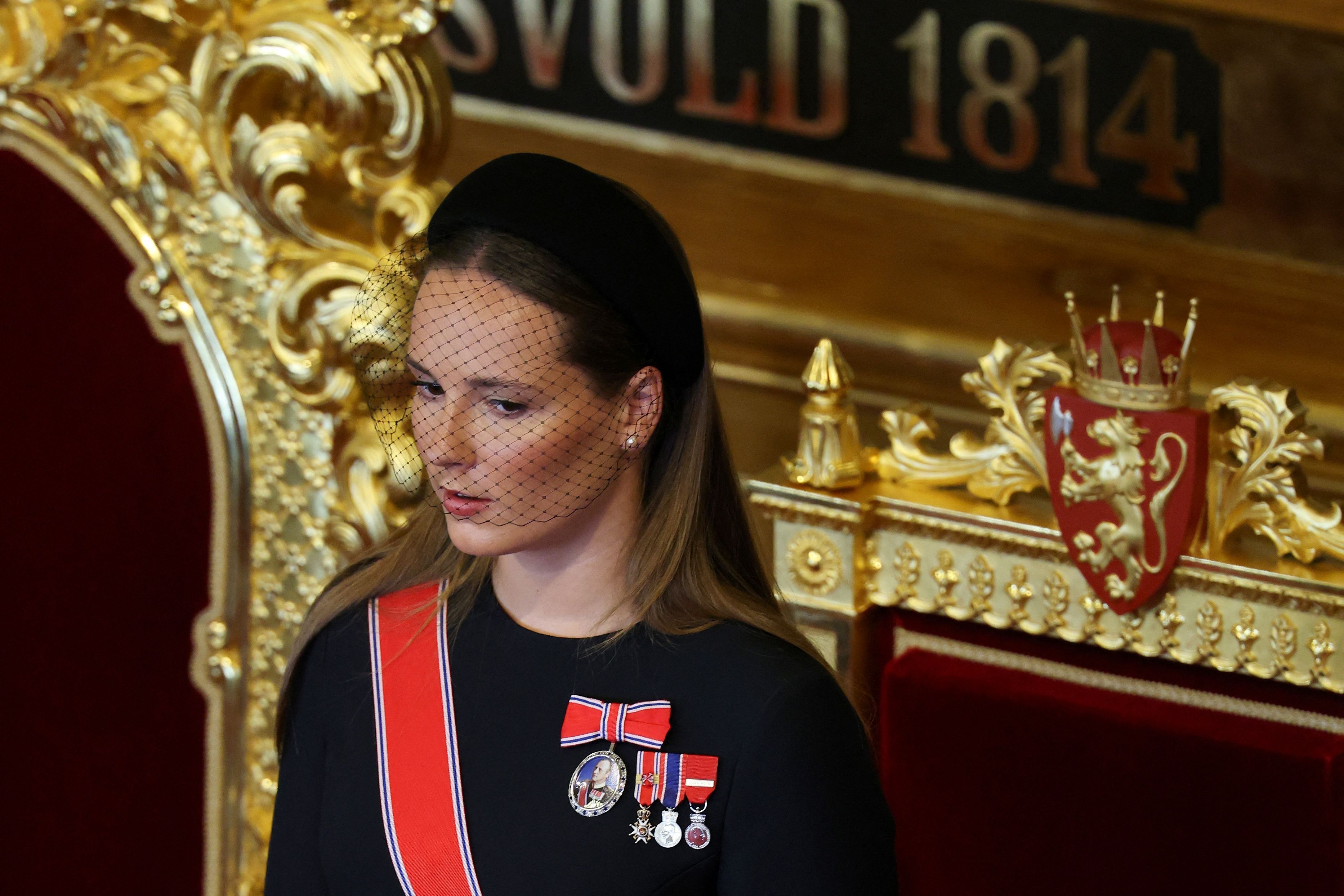 Kronprinzessin Ingrid Alexandra während der Vereidigung ihres Vaters König Haakon VIII. im norwegischen Parlament in Oslo.