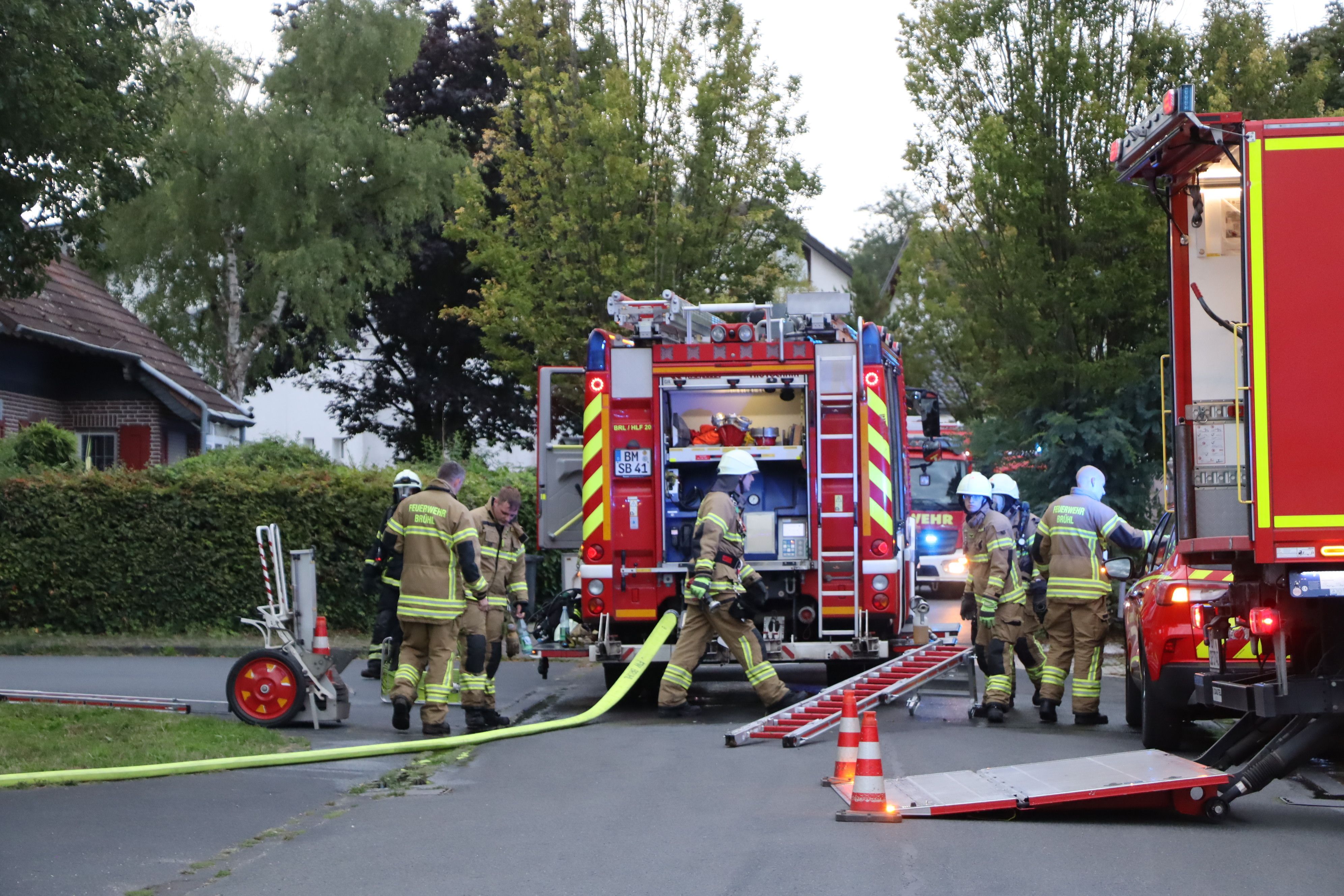 Zu sehen ist ein Einsatzfahrzeug der Feuerwehr.