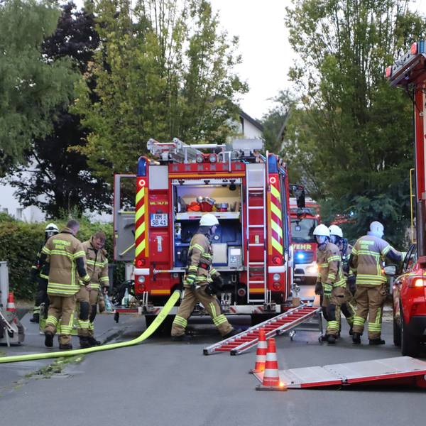 Zu sehen ist ein Einsatzfahrzeug der Feuerwehr.