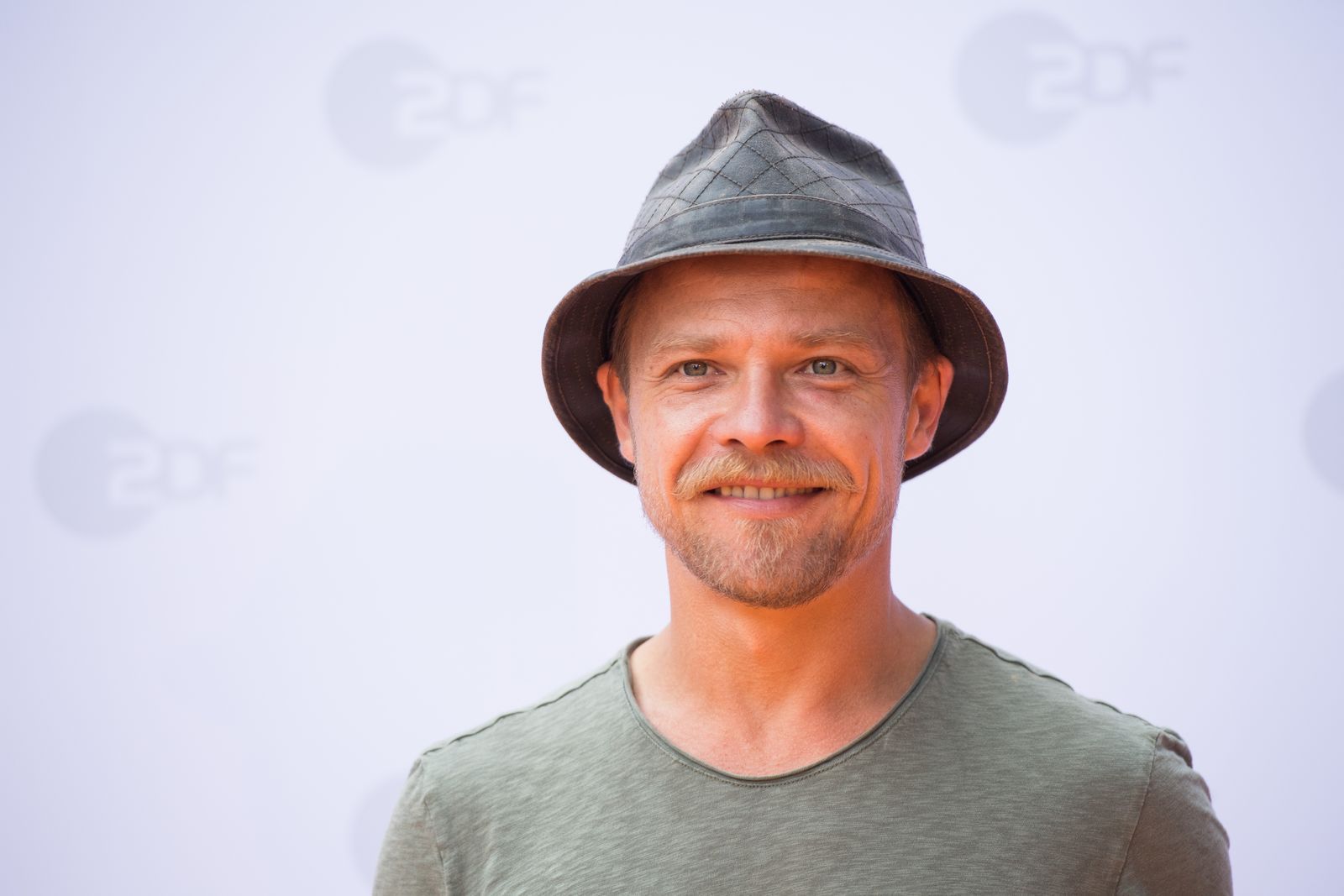 Auch privat lebt Matthias Koeberlin seit einigen Jahren am Bodensee: " Vorarlberg ist einfach ein wahnsinnig schöner Fleck Erde“, schwärmt er im Interview.  (Bild: 2017 Sebastian Widmann/Getty Images)