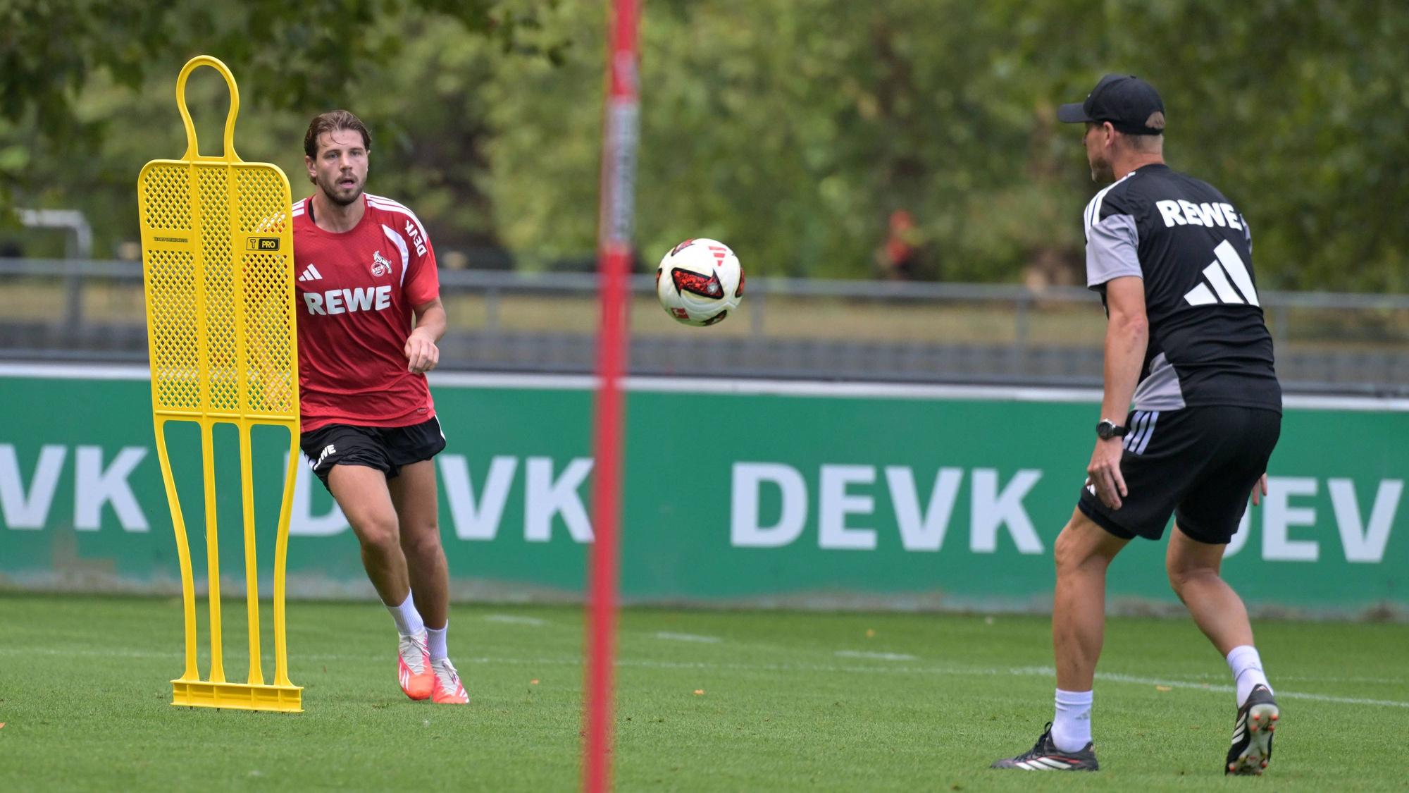07.08.2026, xophax, Fussball 1.Bundesliga, 1.FC Koeln Training auf Platz 1 am Geissbockheim . Training der Profis vor dem Abendspiel gegen Real San Sebastian. Imad Rondic 1.FC Köln trainierte allein mit Co-Trainer Kevin McKenna. Kitzbühel *** August 7, 2026, xophax, Soccer, Bundesliga 1, 1. FC Köln Training on Field 1 at Geissbockheim: The pros train ahead of the evening match against Real San Sebastian. Imad Rondic of 1. FC Köln trained alone with assistant coach Kevin McKenna in Kitzbühel.